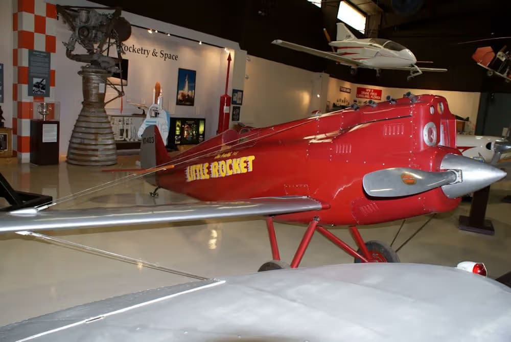 Unidentified — Single-engine aircraft