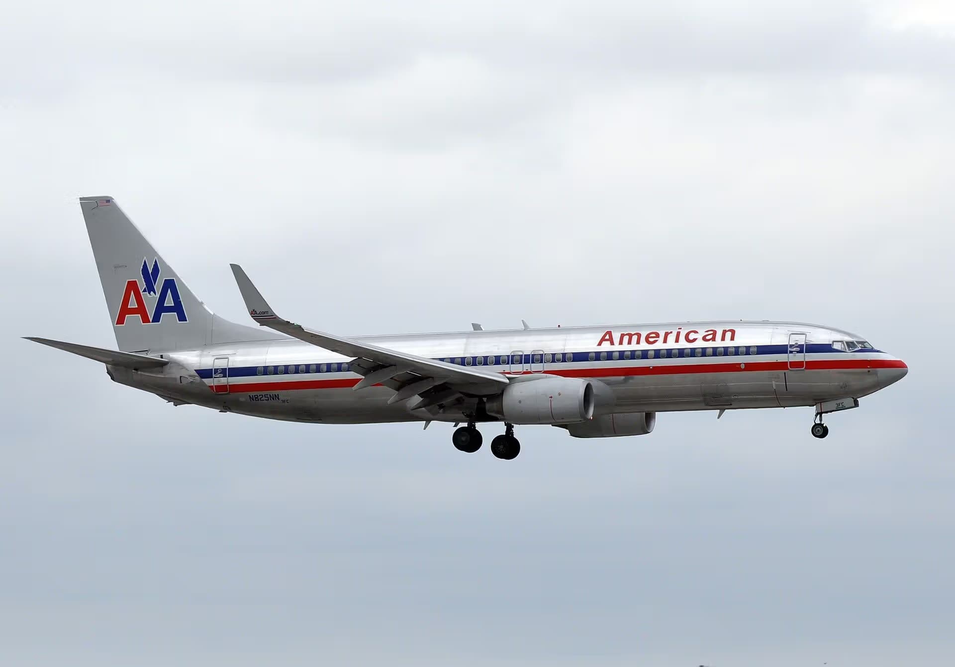 N825NN — Boeing