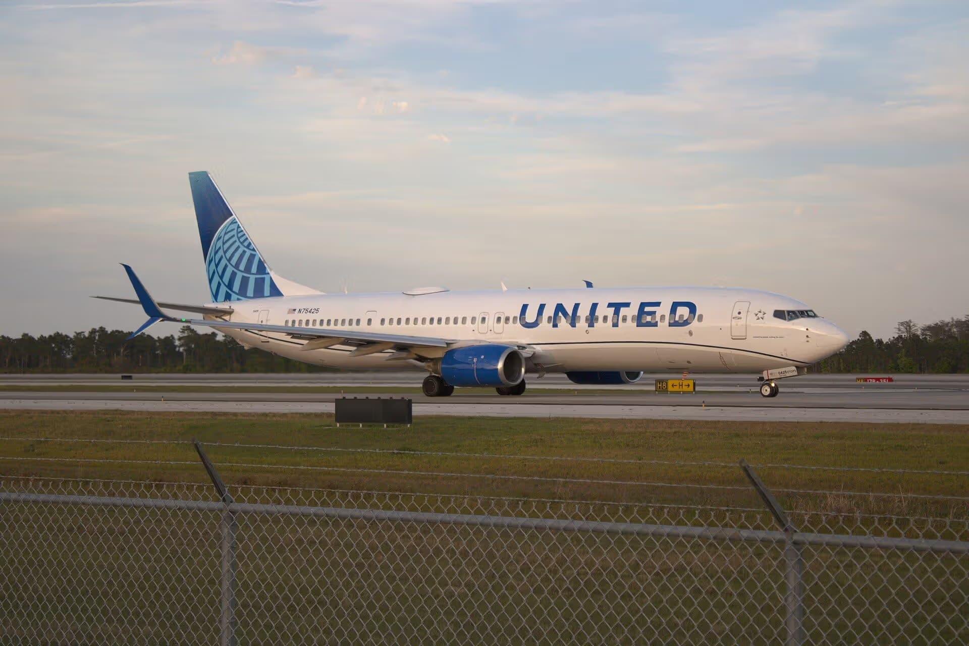 N75425 — Boeing