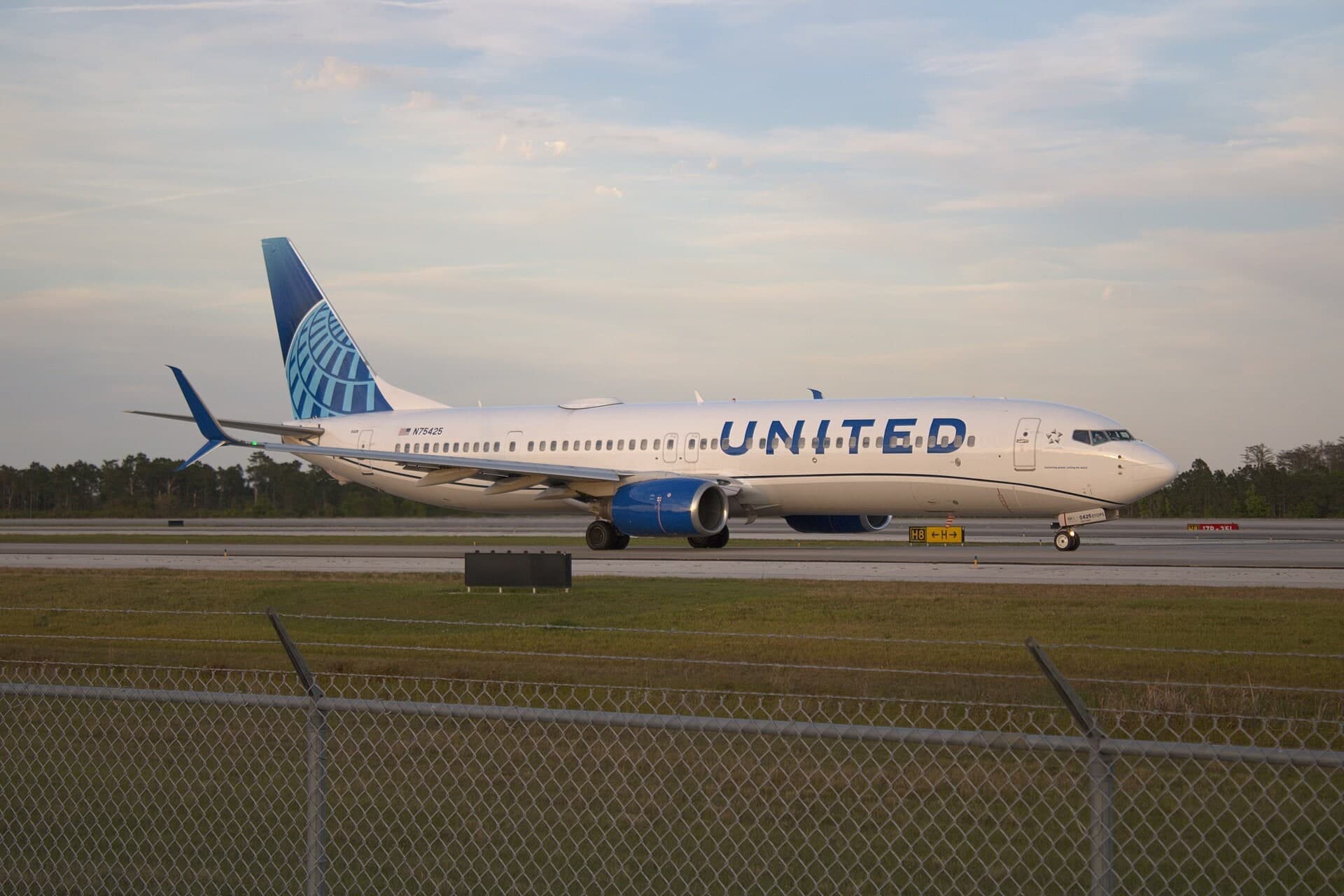 N75425 — Boeing
