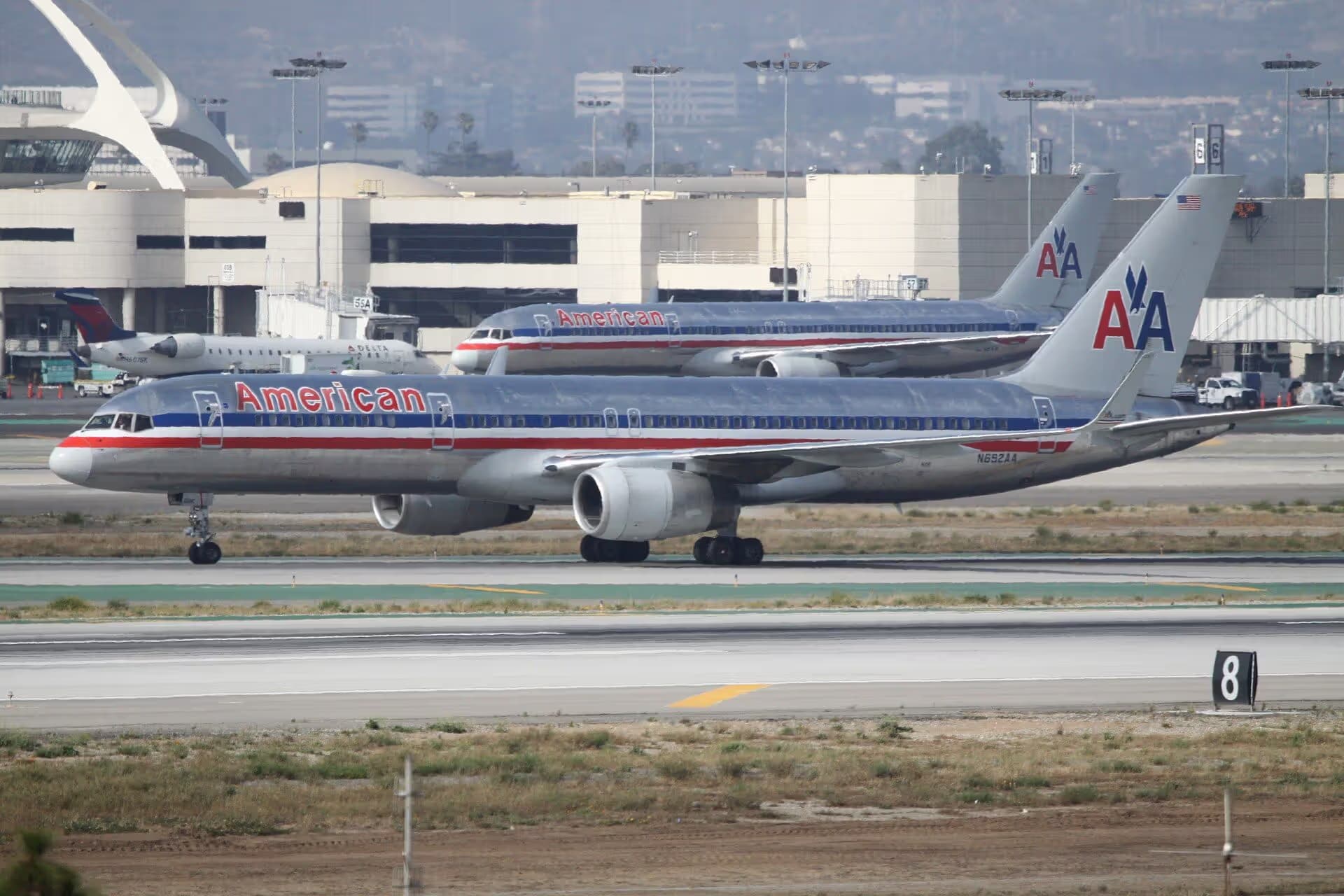 N692AA — Boeing