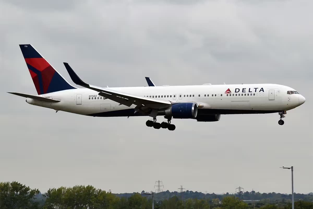 N176DZ — Boeing