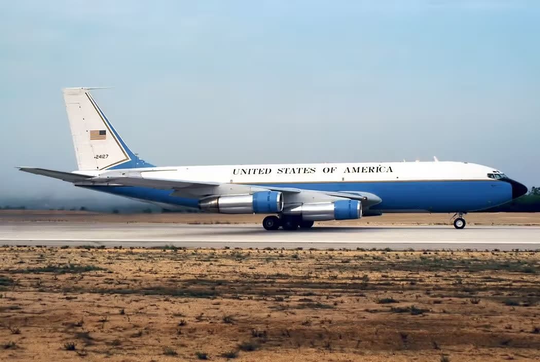 Unidentified — Boeing