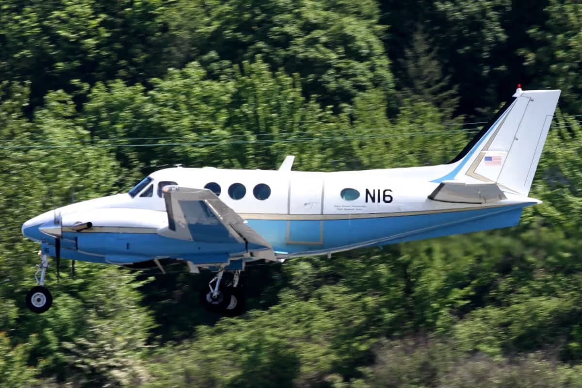 N16 — Beechcraft