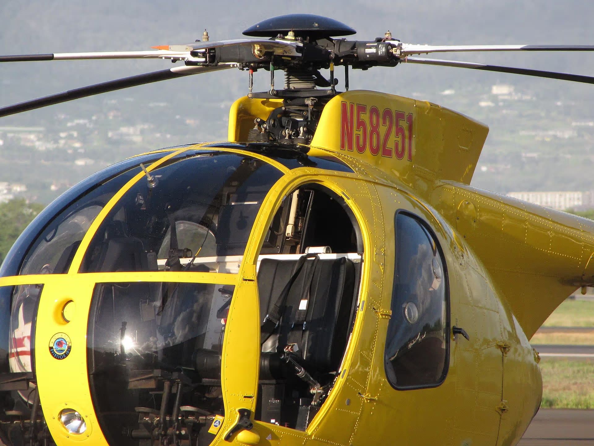 N58251 — Helicopter