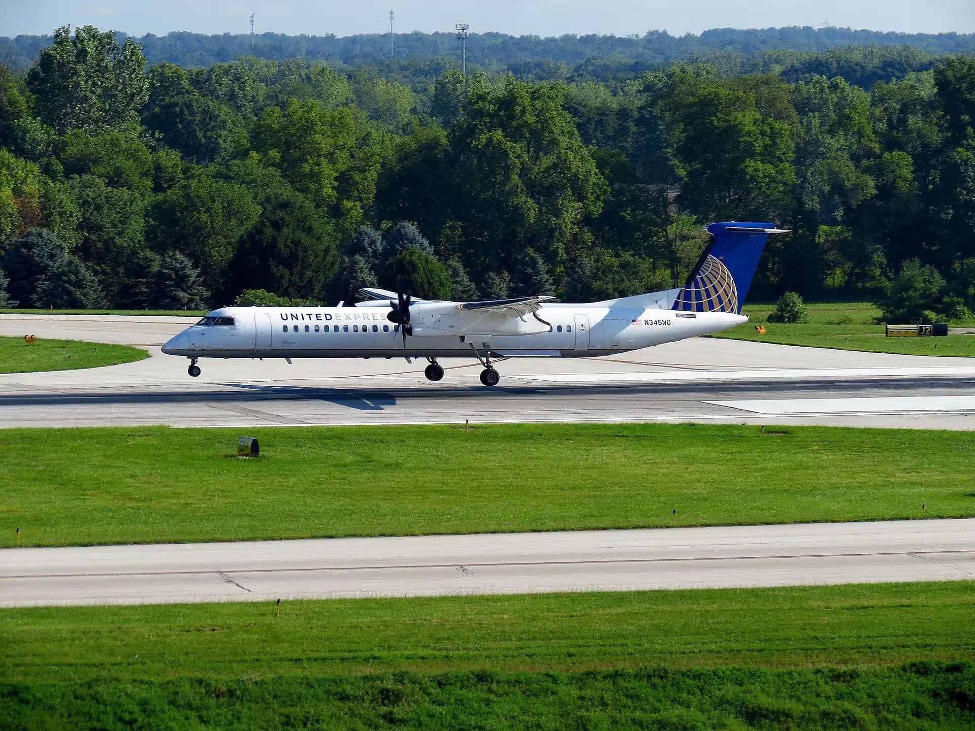 N345NG — De Havilland