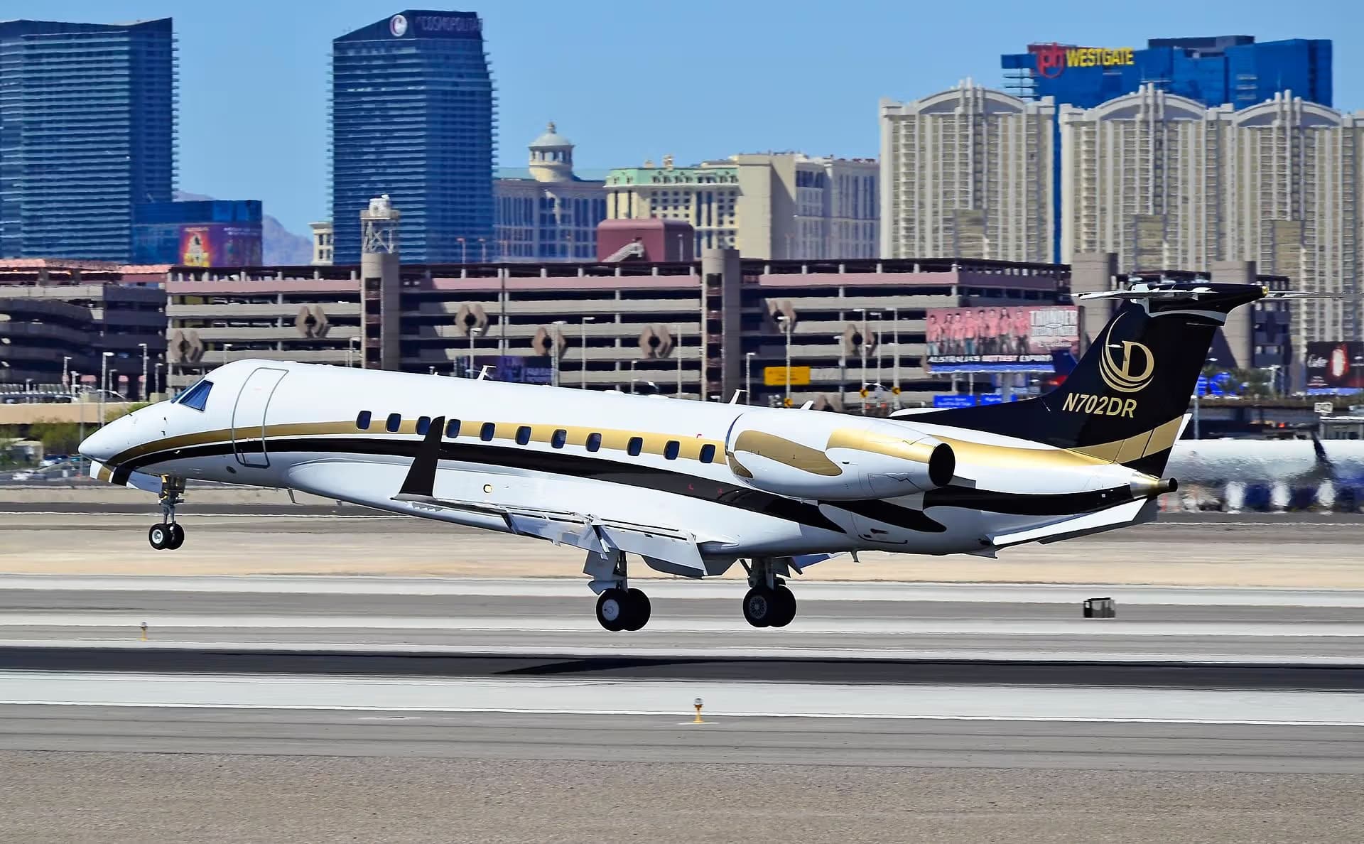 N702DR — Embraer