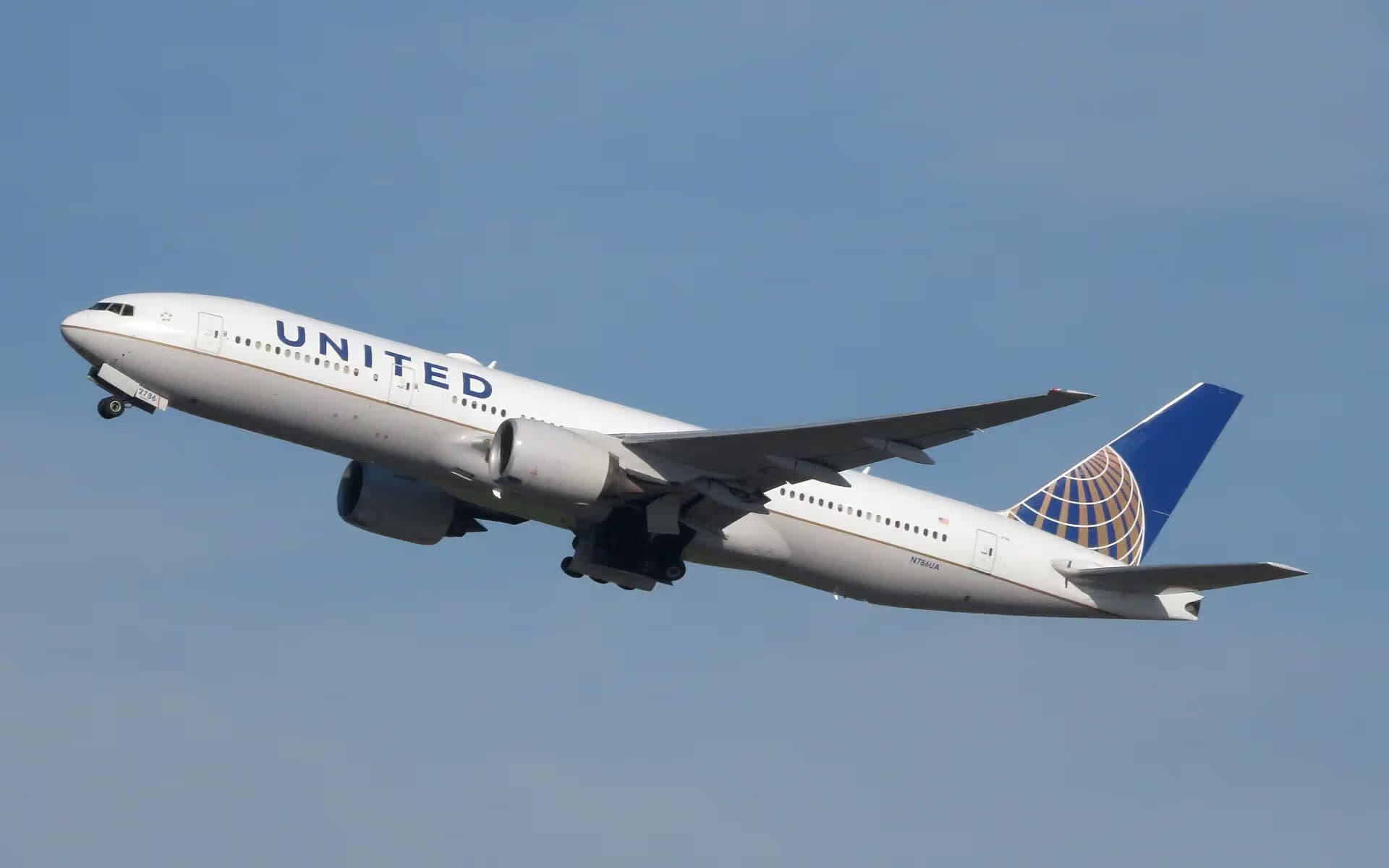 N786UA — Boeing