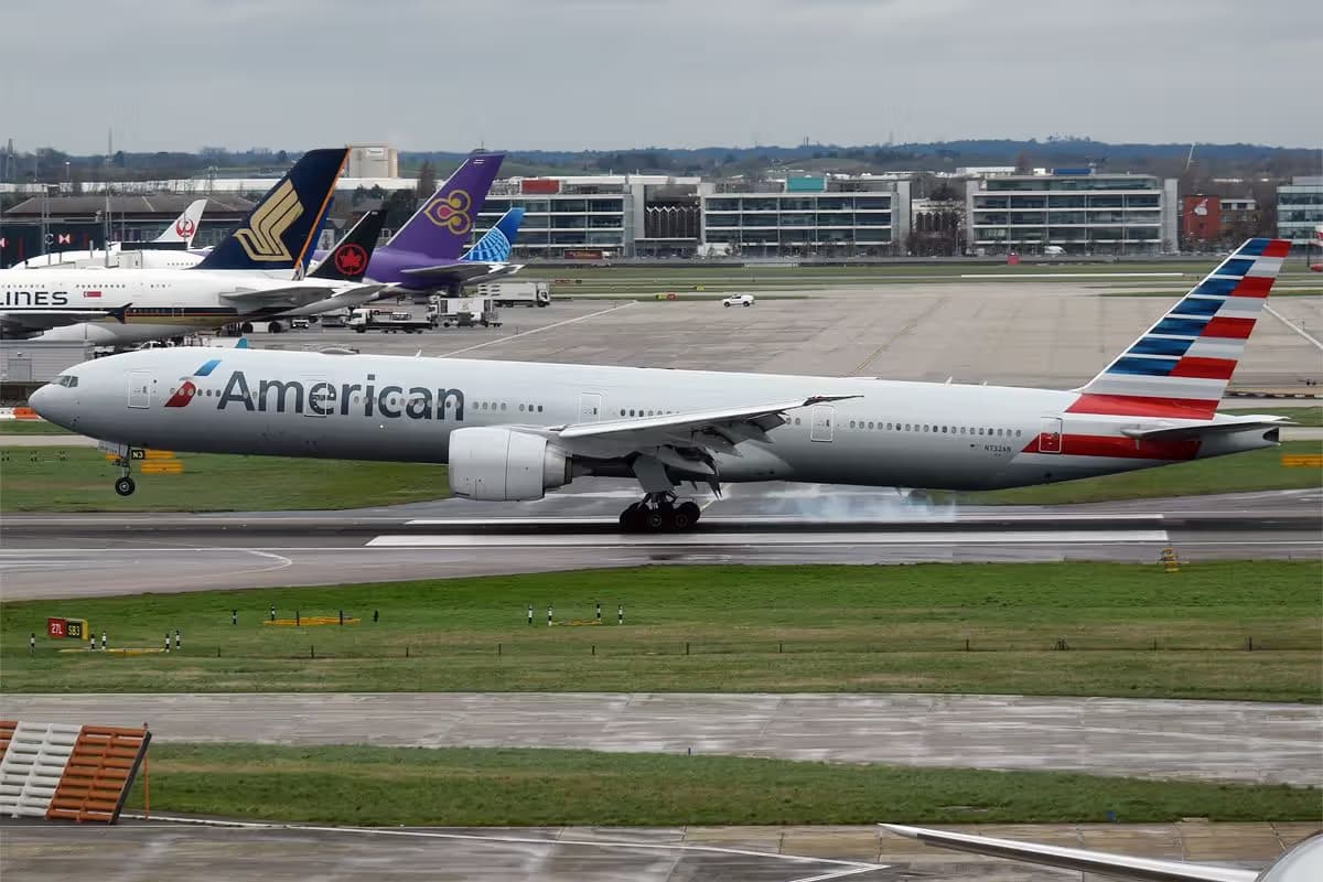N732AN — Twin-engine aircraft