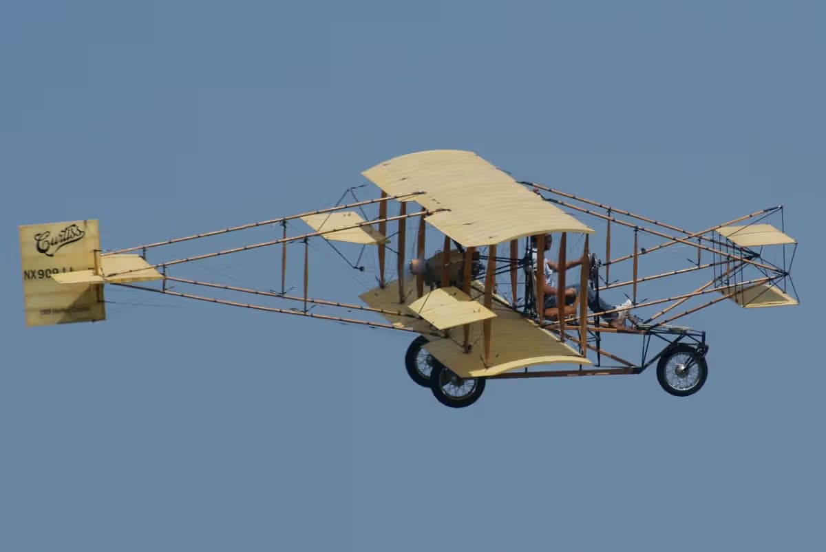 Unidentified — Aircraft