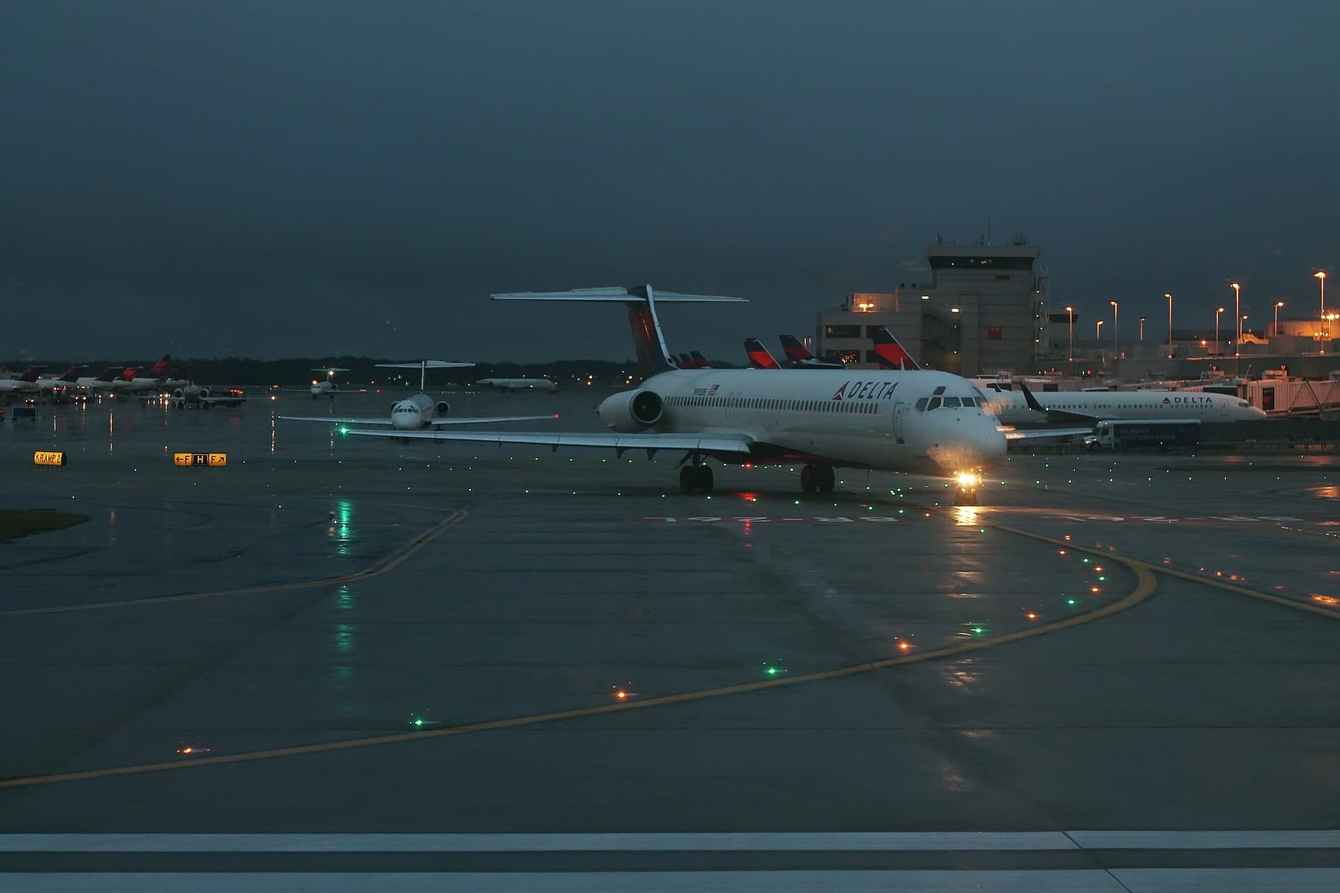 N905DE — Aircraft
