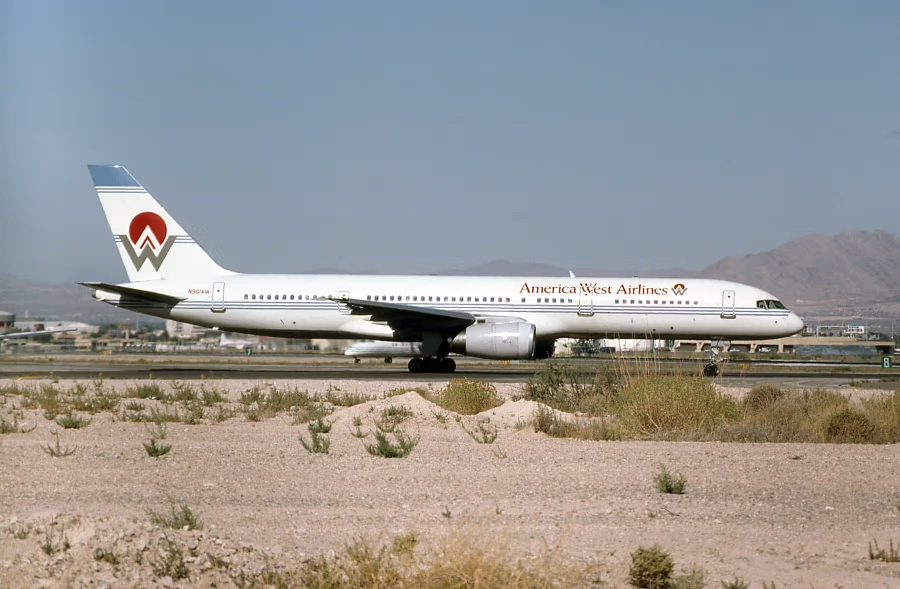 N901AW — Twin-engine aircraft