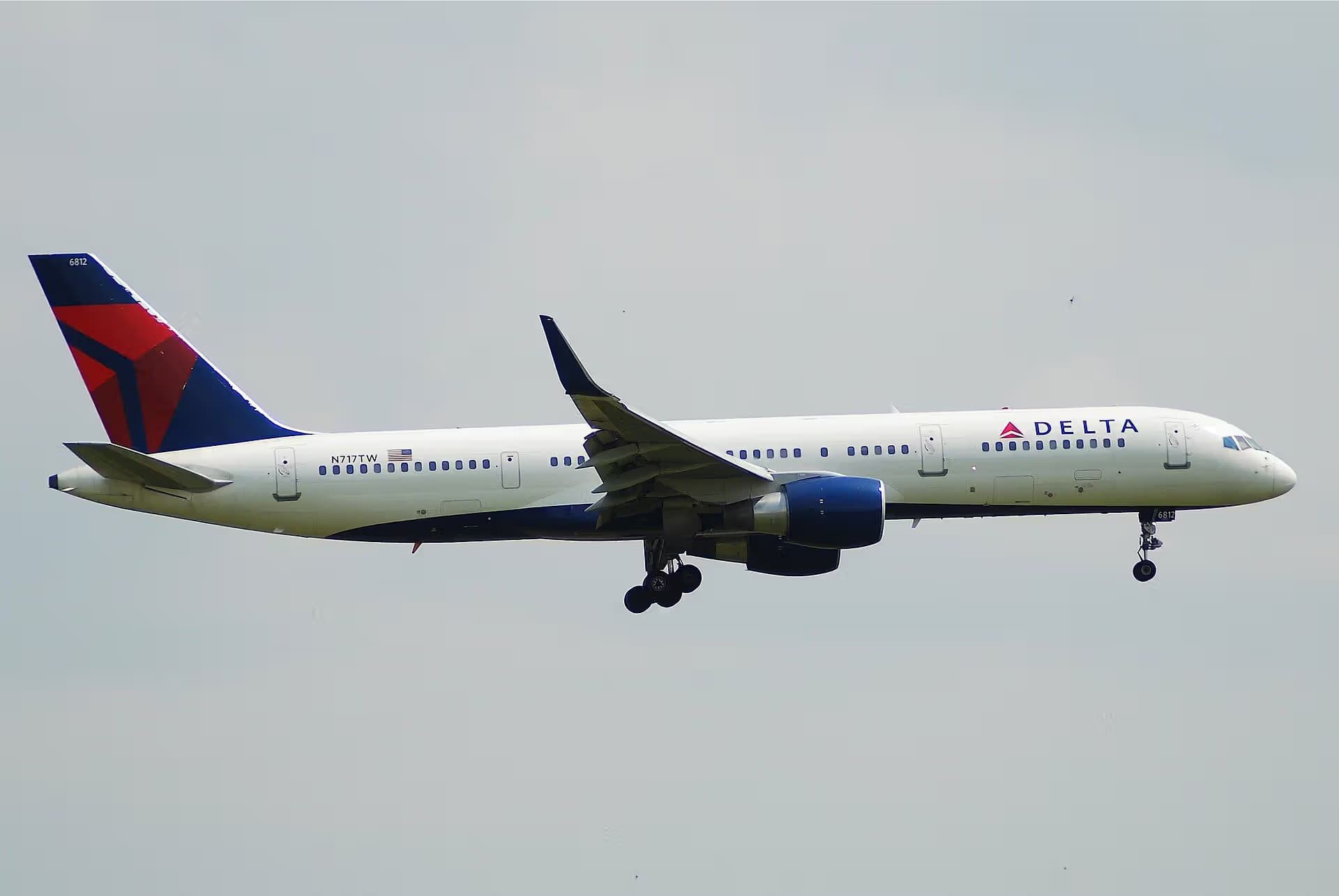 N717TW — Twin-engine aircraft