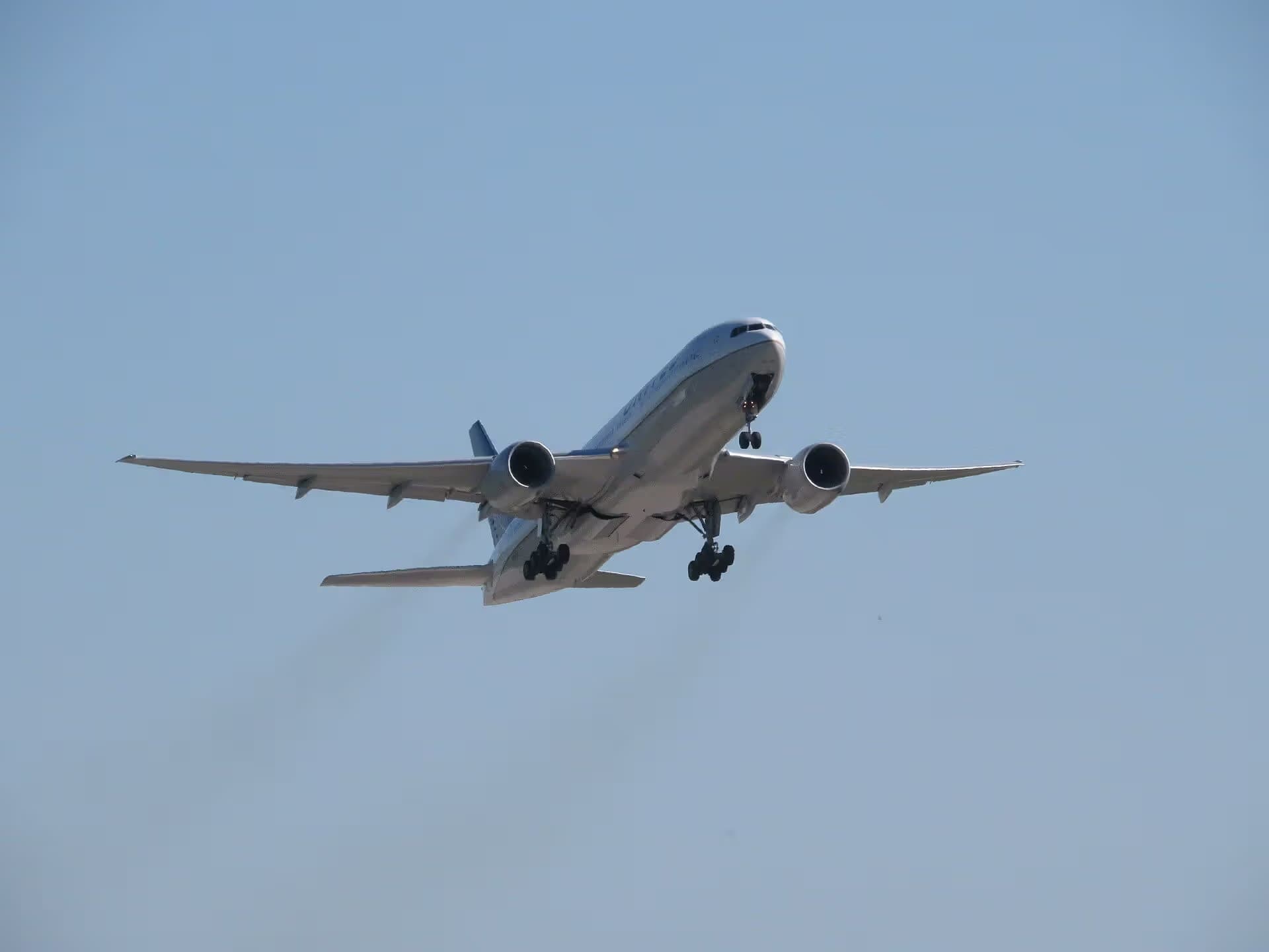 N784UA — Twin-engine aircraft at Munich Airport