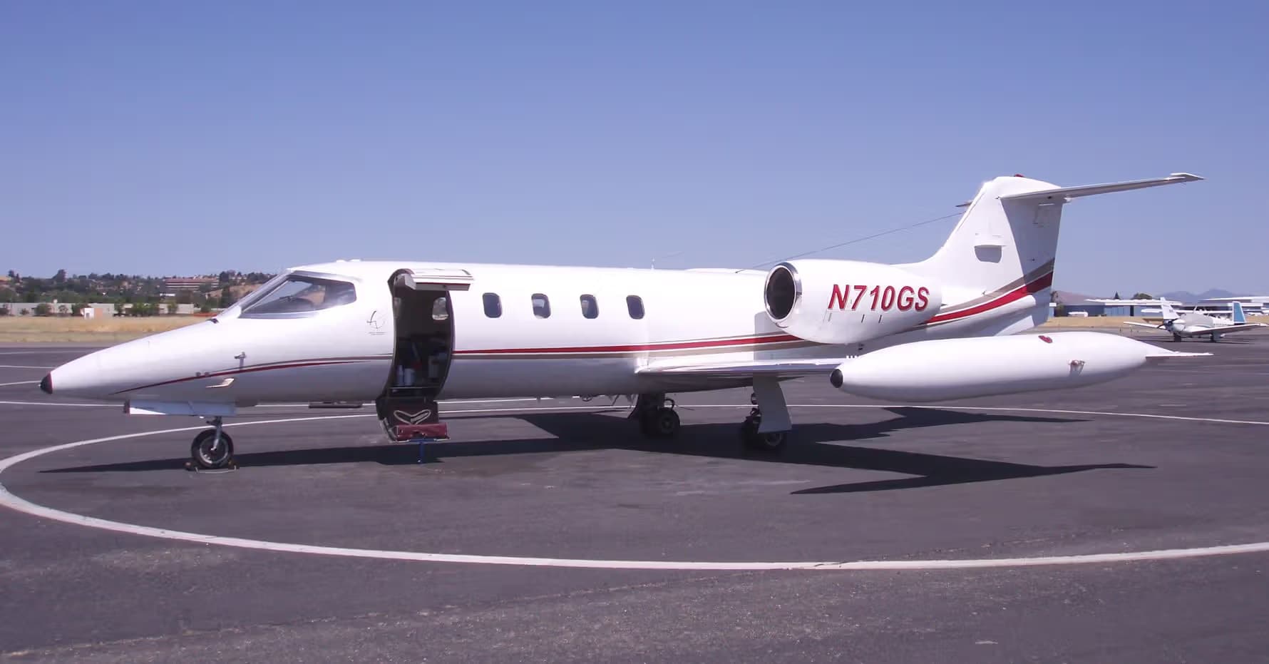 N710GS — Business jet
