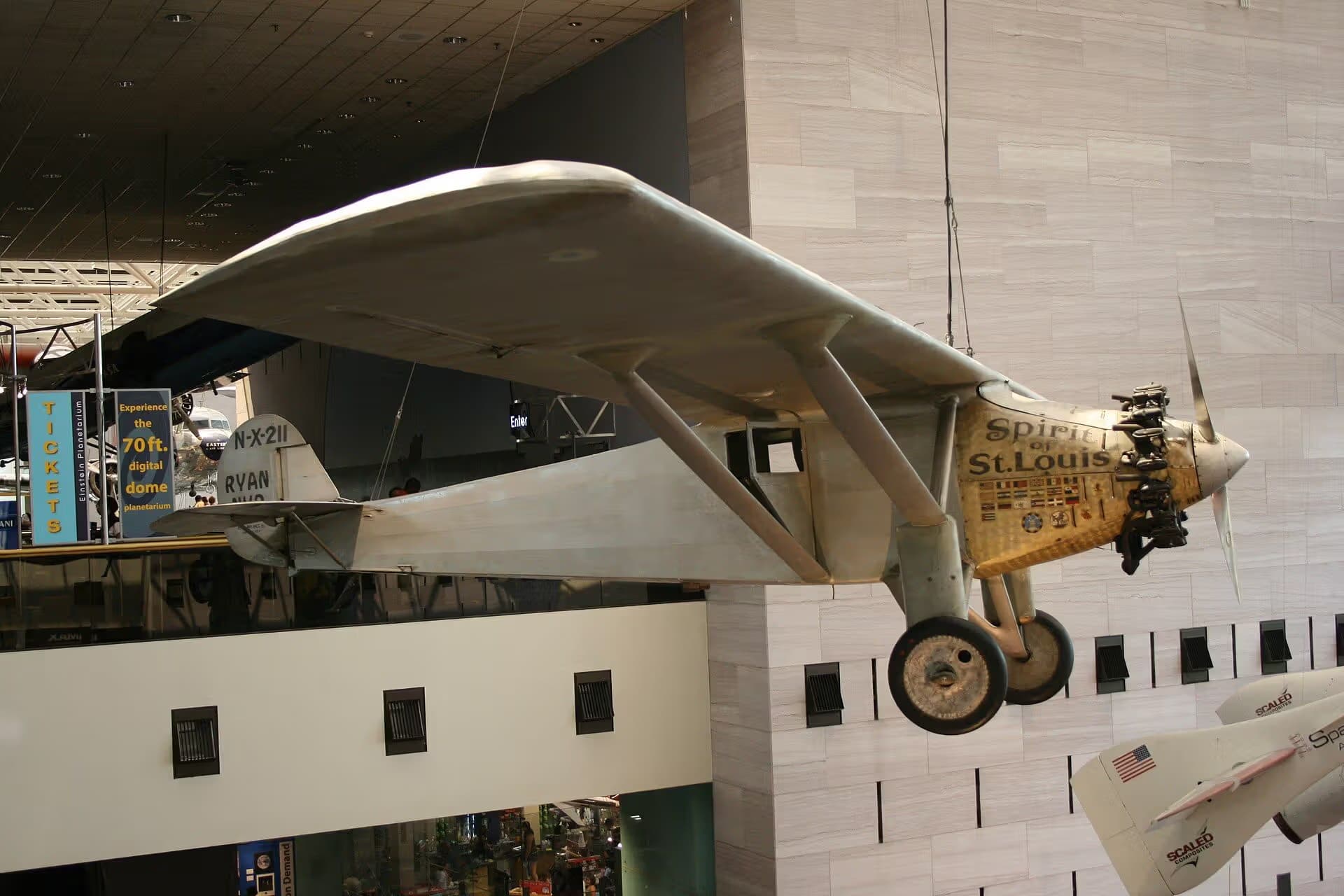 Unidentified — Single-engine aircraft