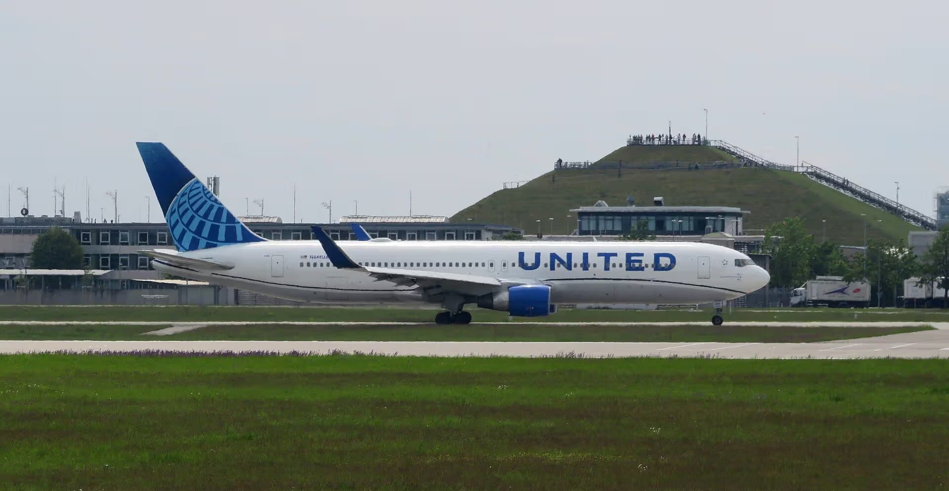 N648UA — Boeing