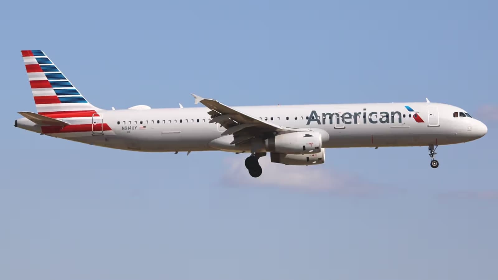 N914UY — Twin-engine aircraft