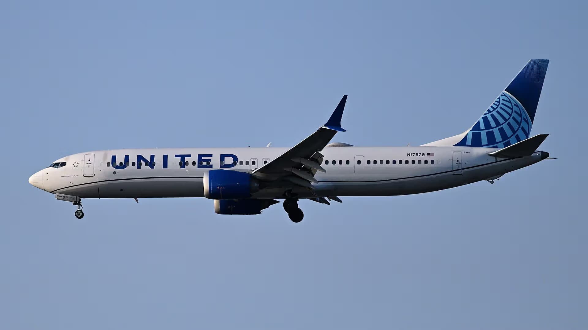 N17529 — Boeing