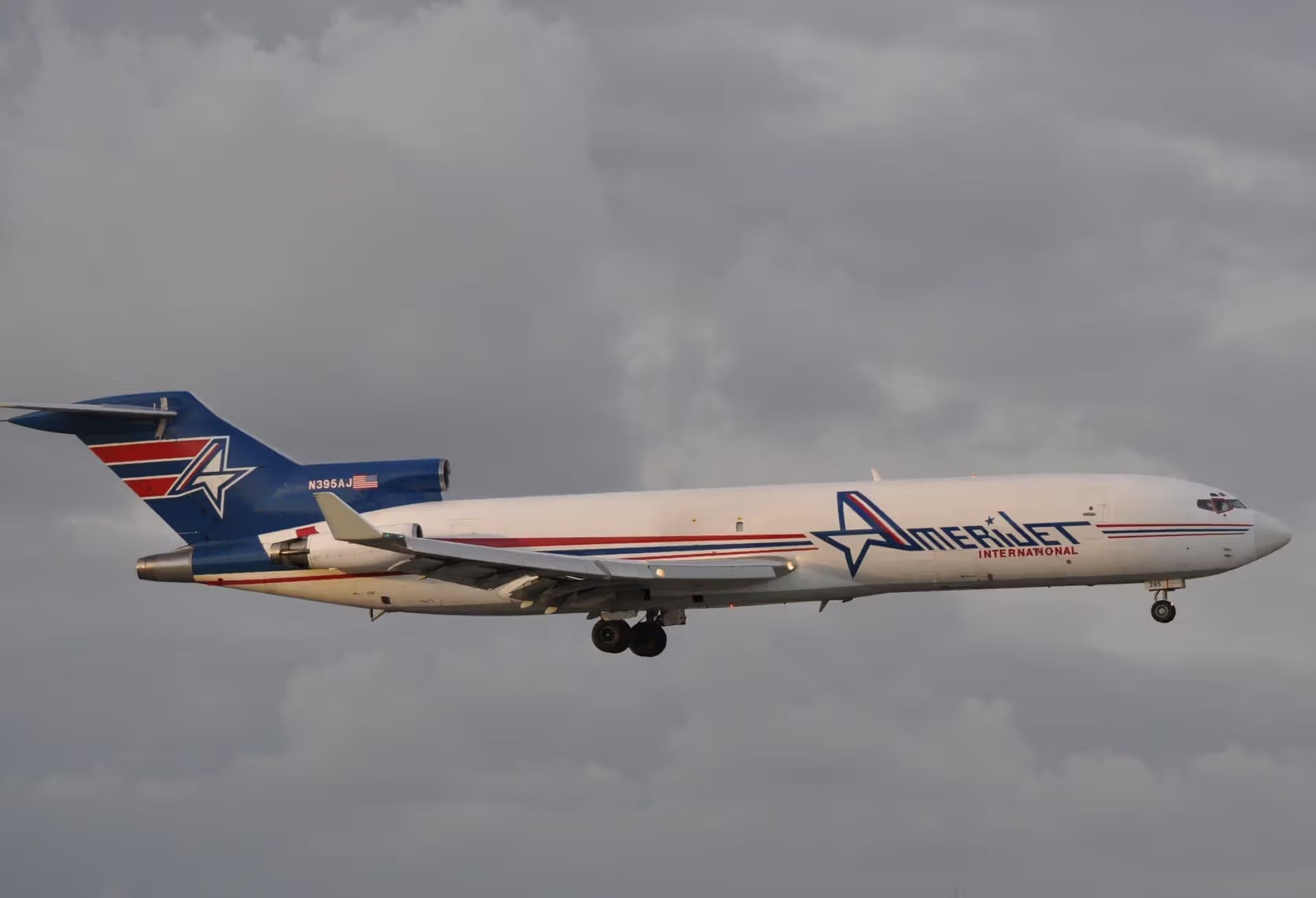 N395AJ — Boeing