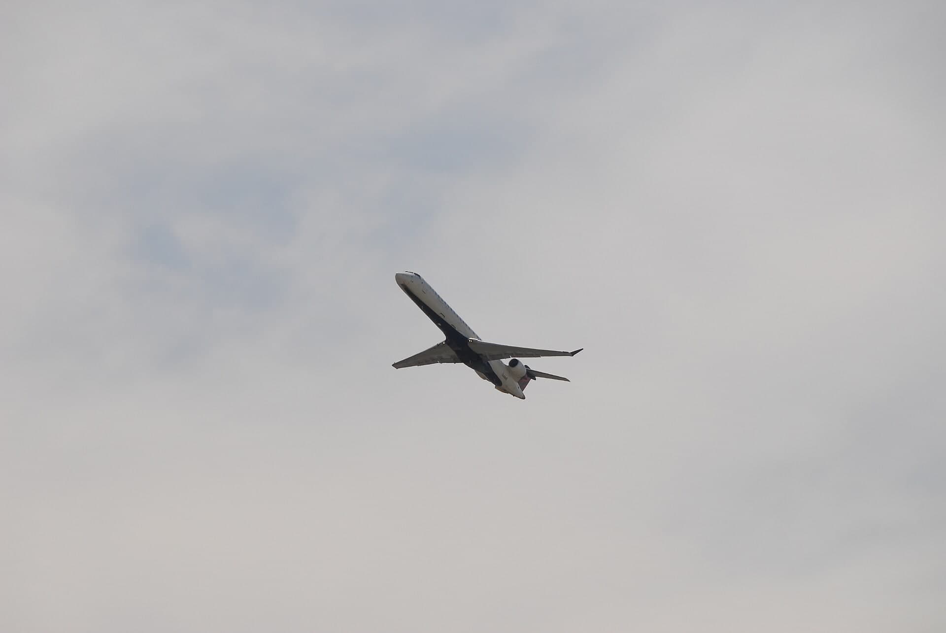 N132EV — Twin-engine aircraft