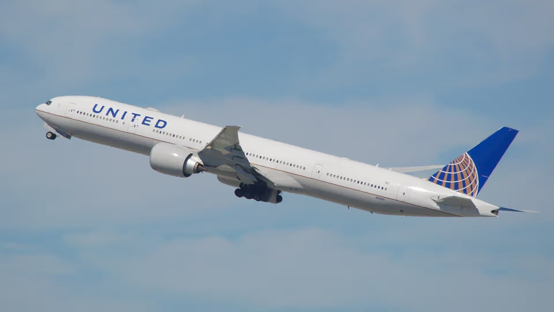 N2140U — Boeing