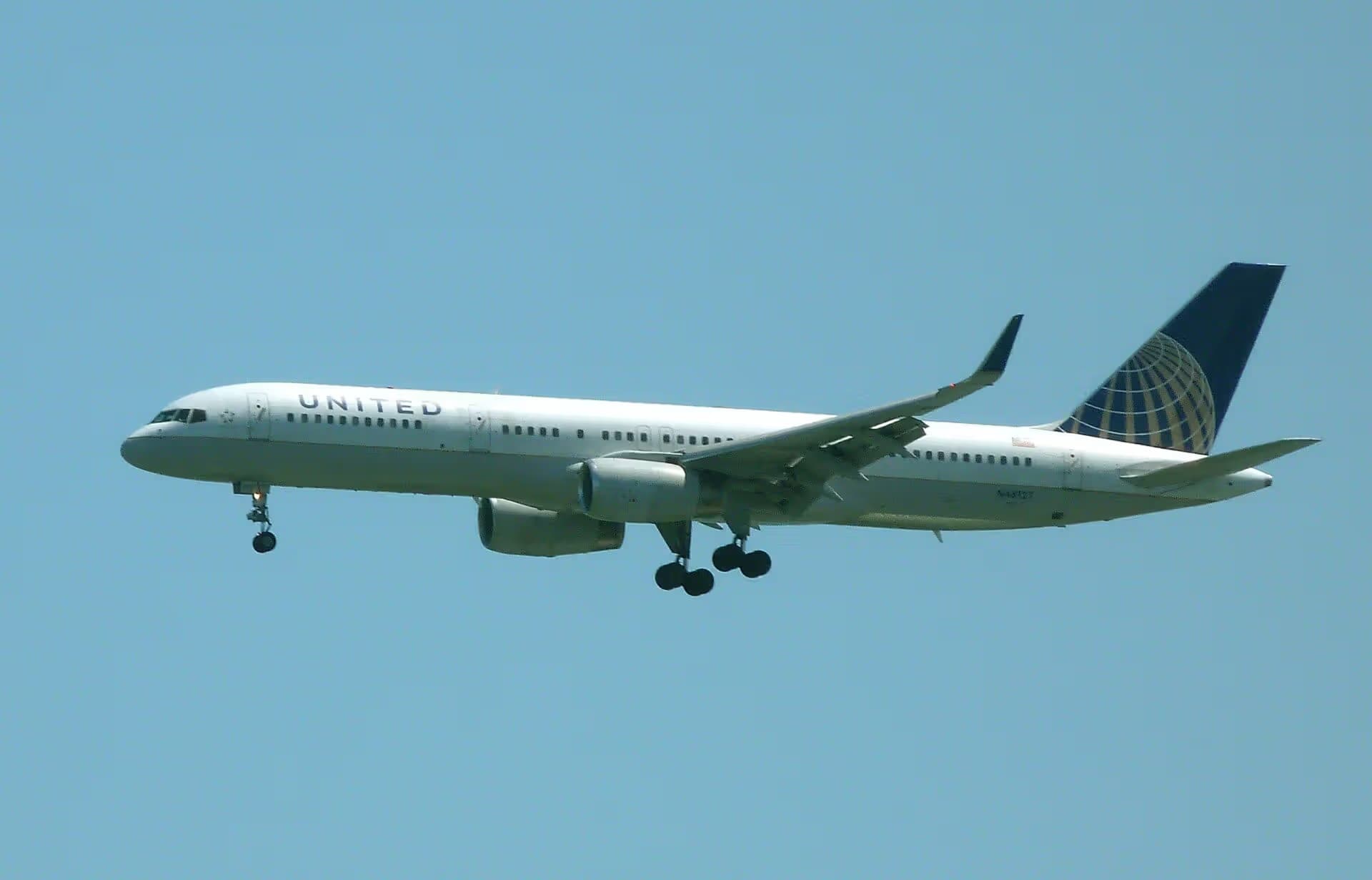 N48127 — Twin-engine aircraft