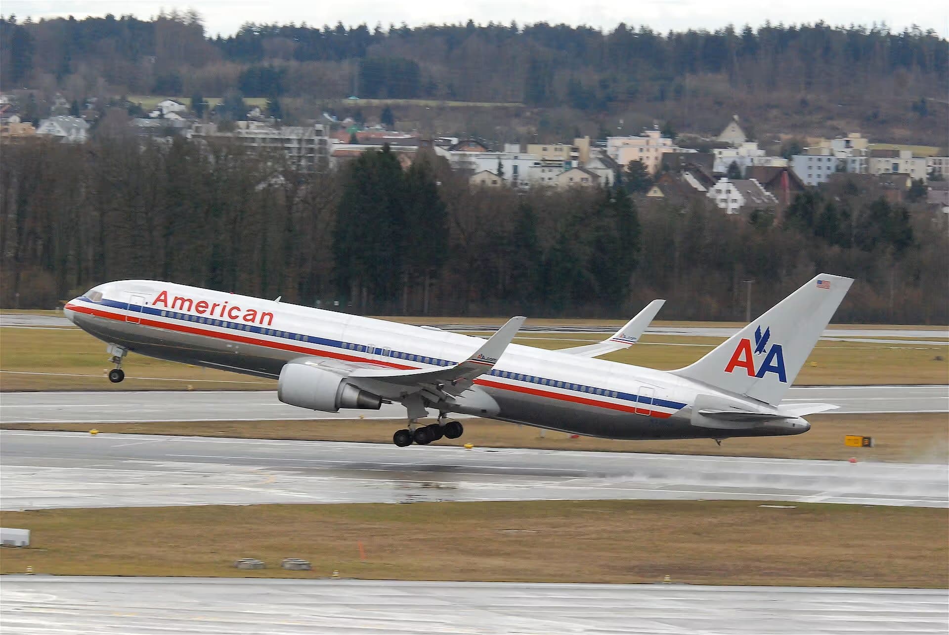 N389AA — Boeing