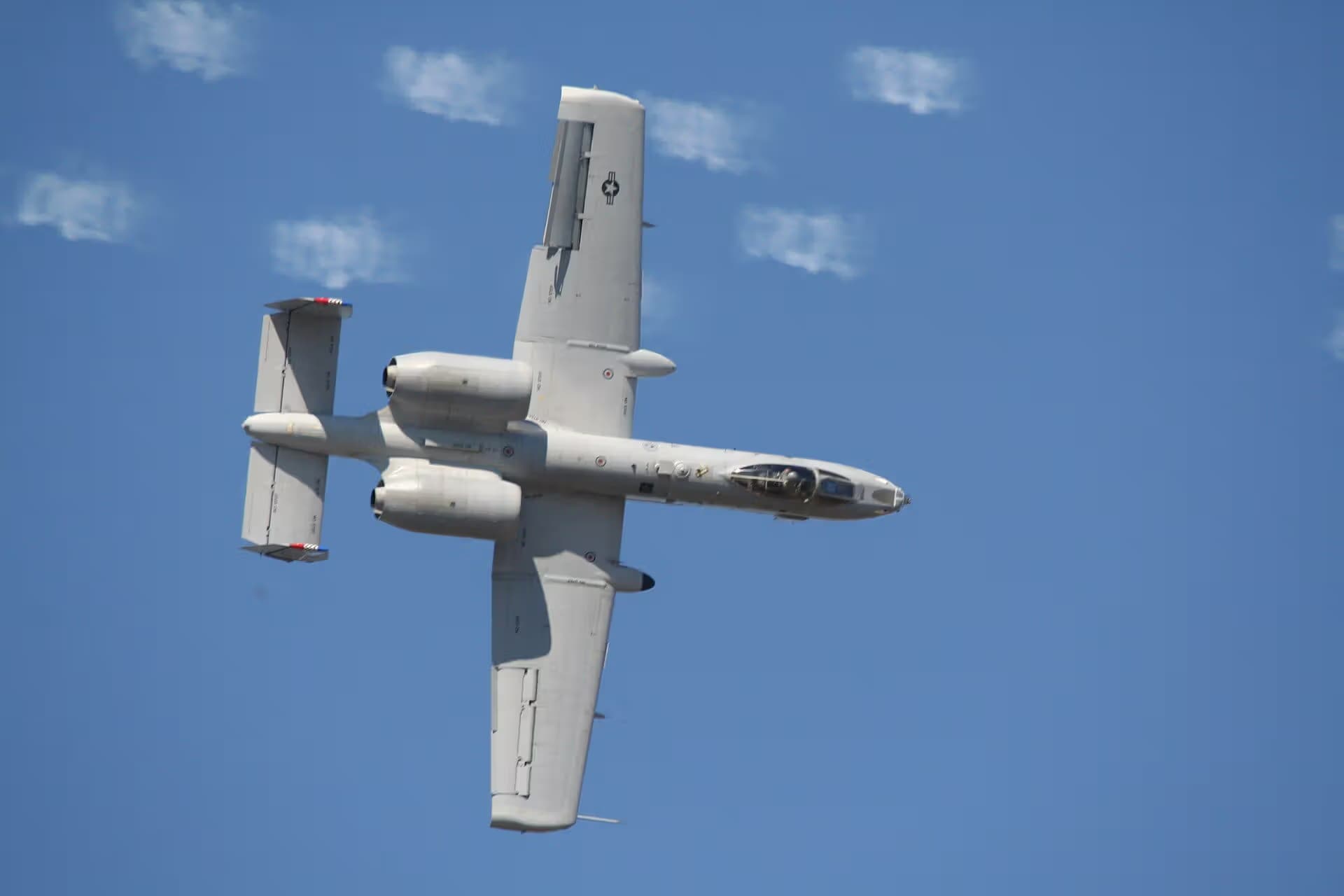 Unidentified — Twin-engine aircraft