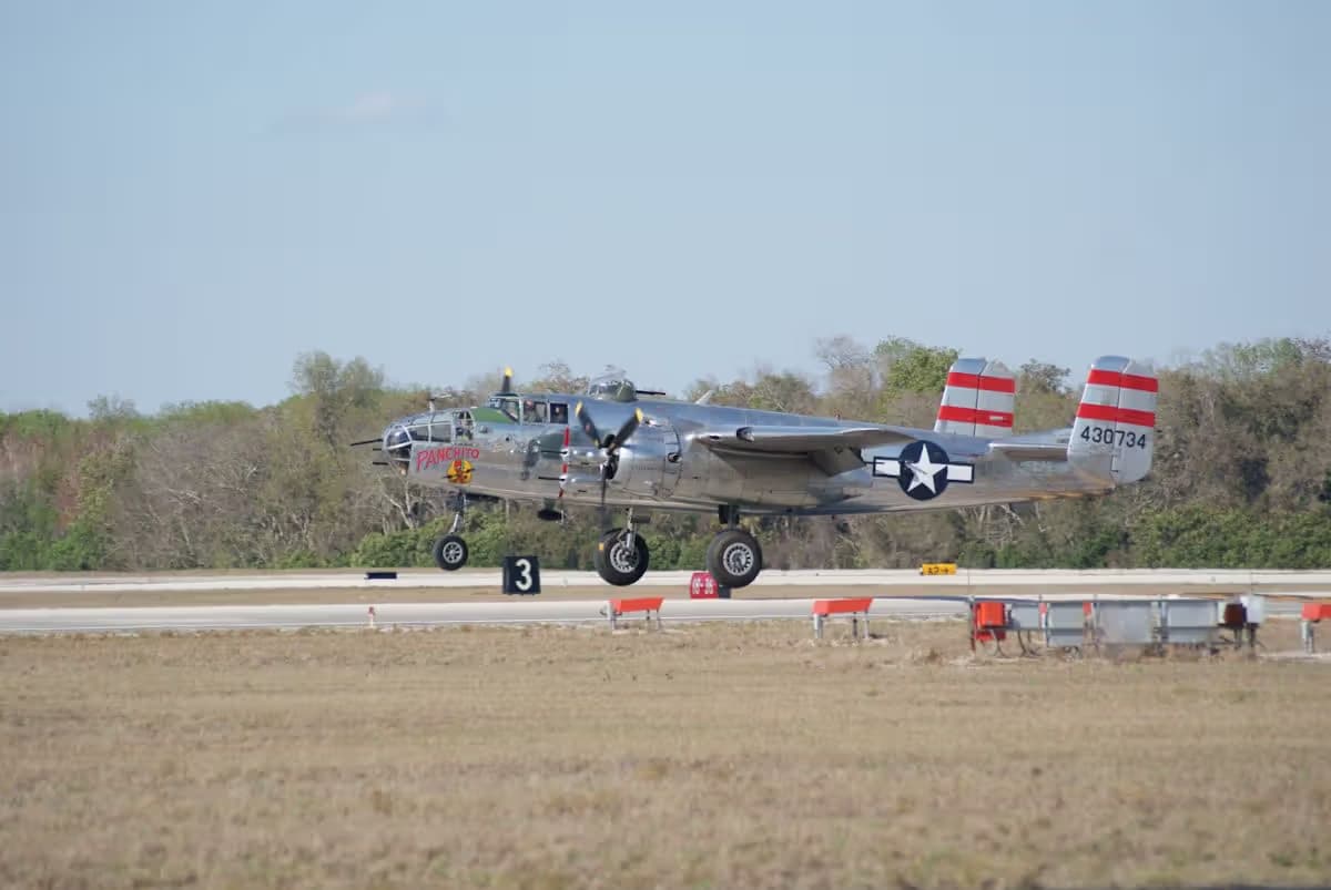 Unidentified — Twin-engine aircraft