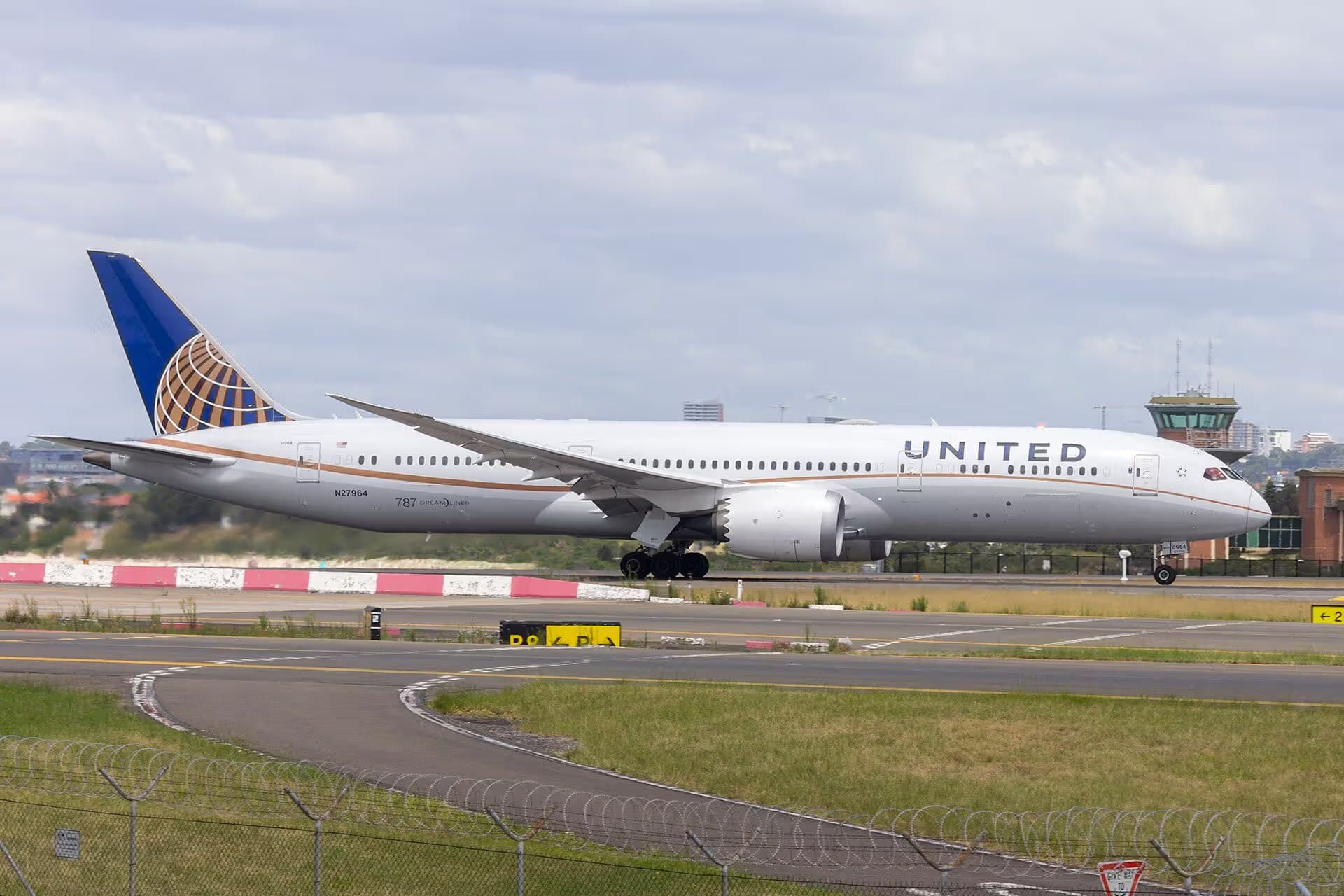 N27964 — Twin-engine aircraft