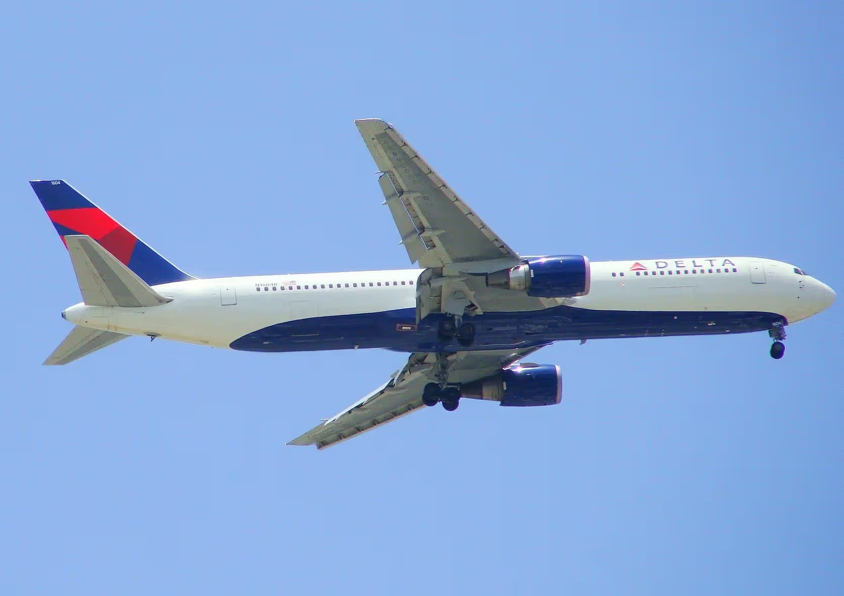 N1604R — Twin-engine aircraft