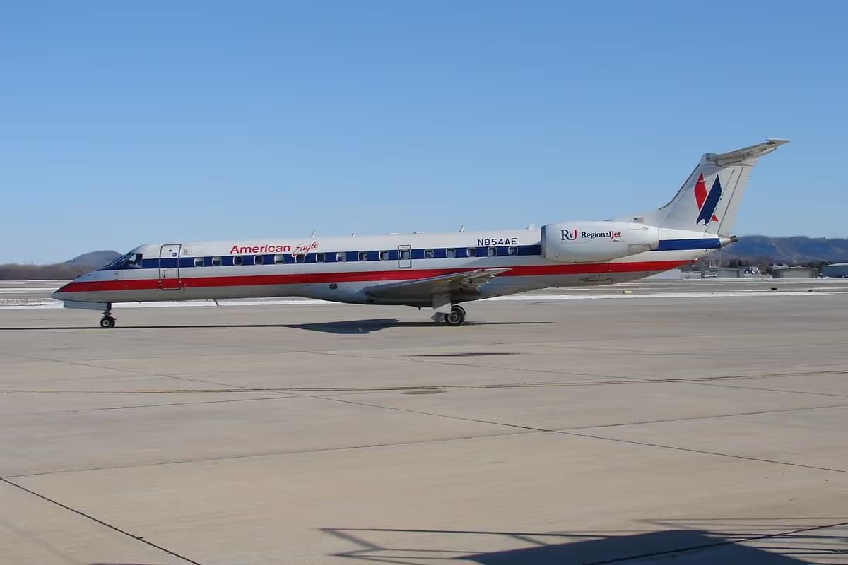 N854AE — Embraer