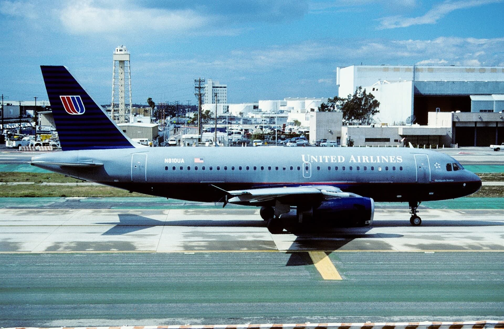 N810UA — Airbus