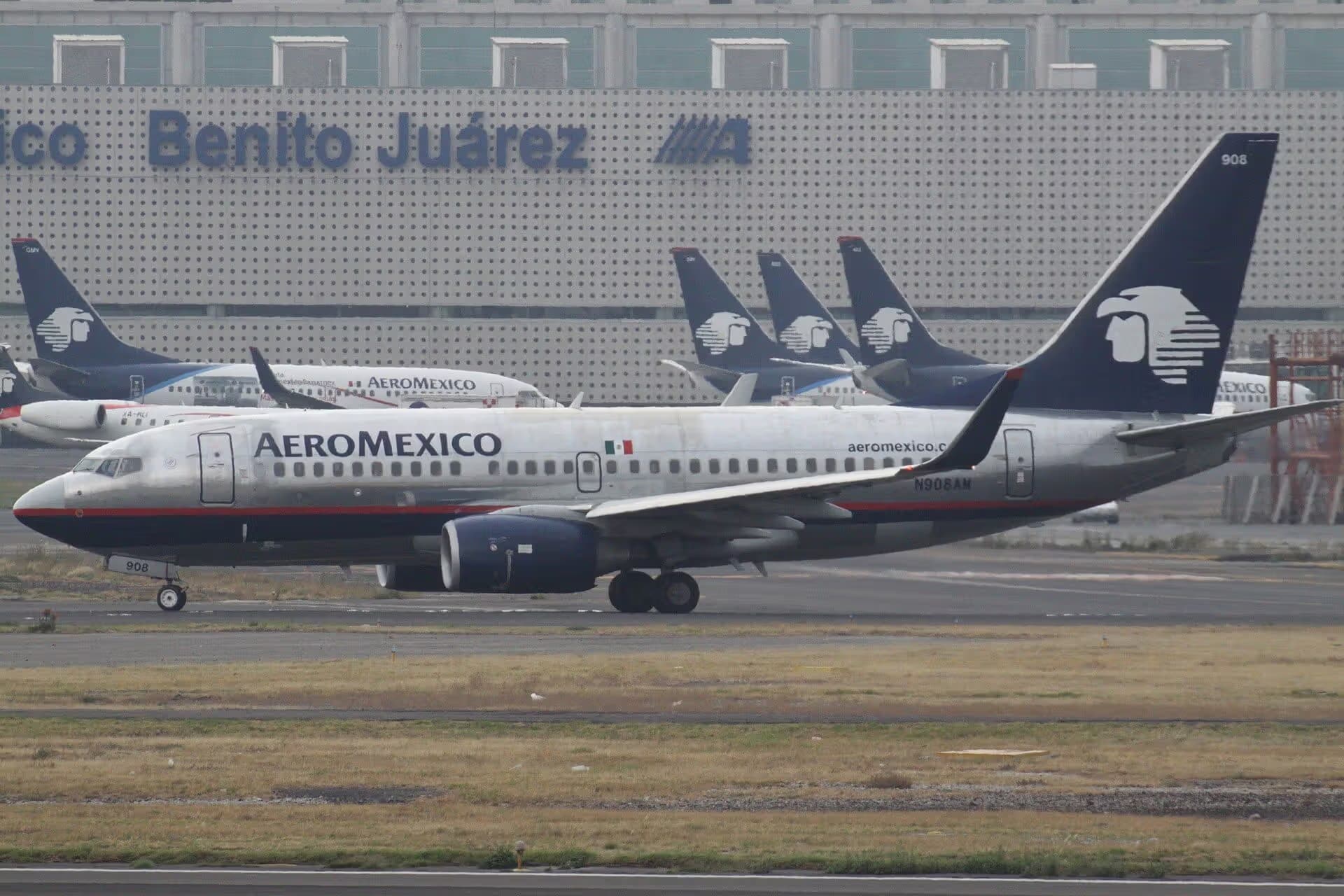 N908AM — Twin-engine aircraft