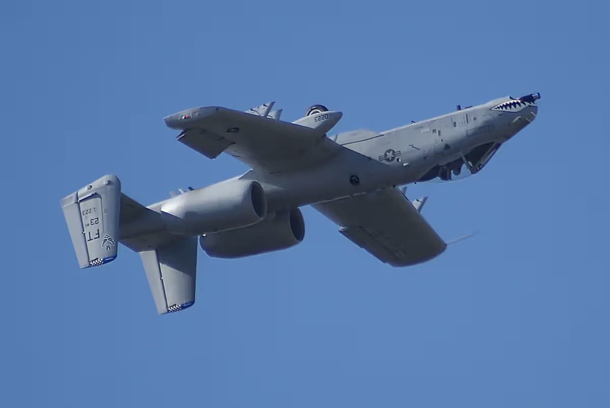 Unidentified — Twin-engine aircraft