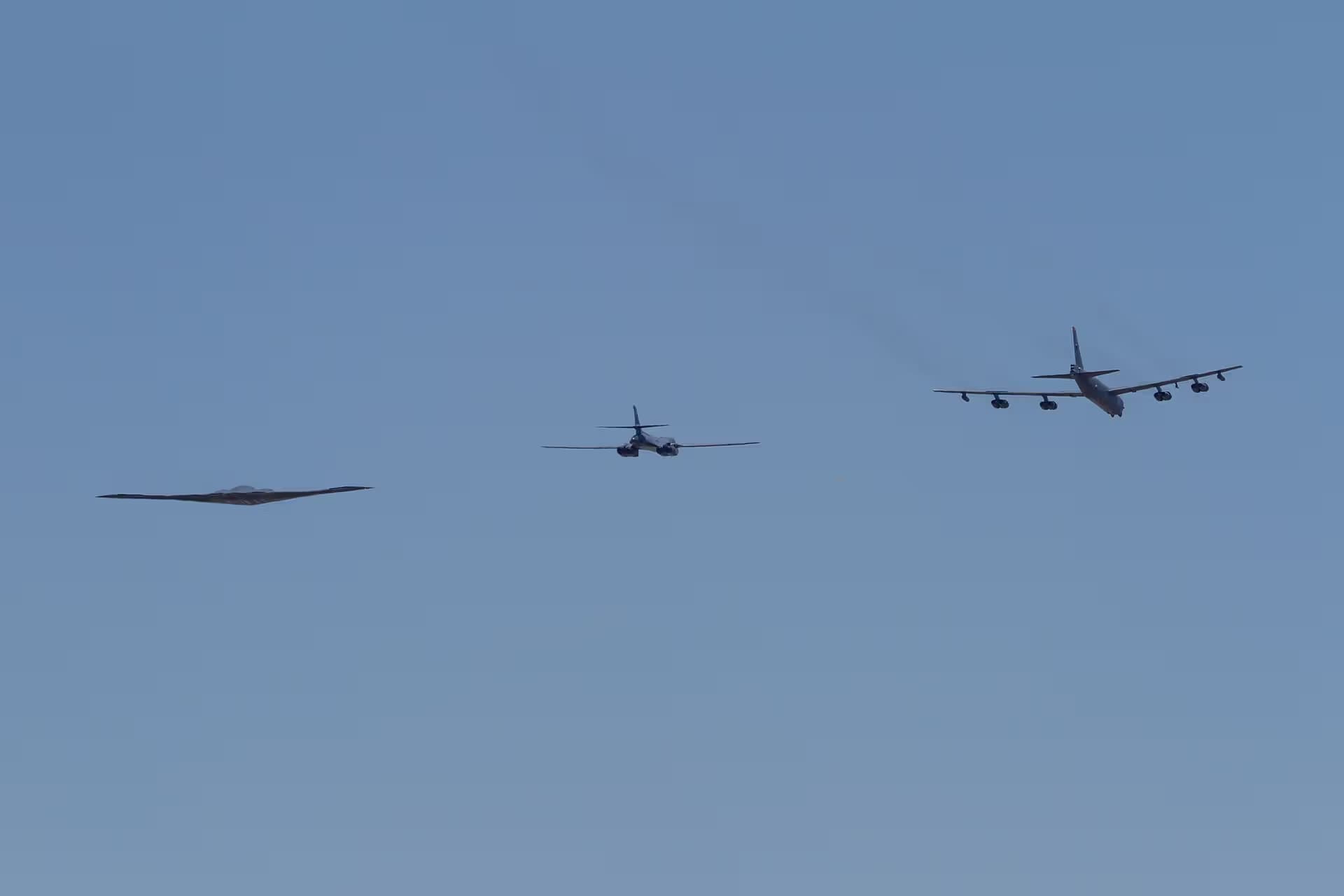 Unidentified — Twin-engine aircraft