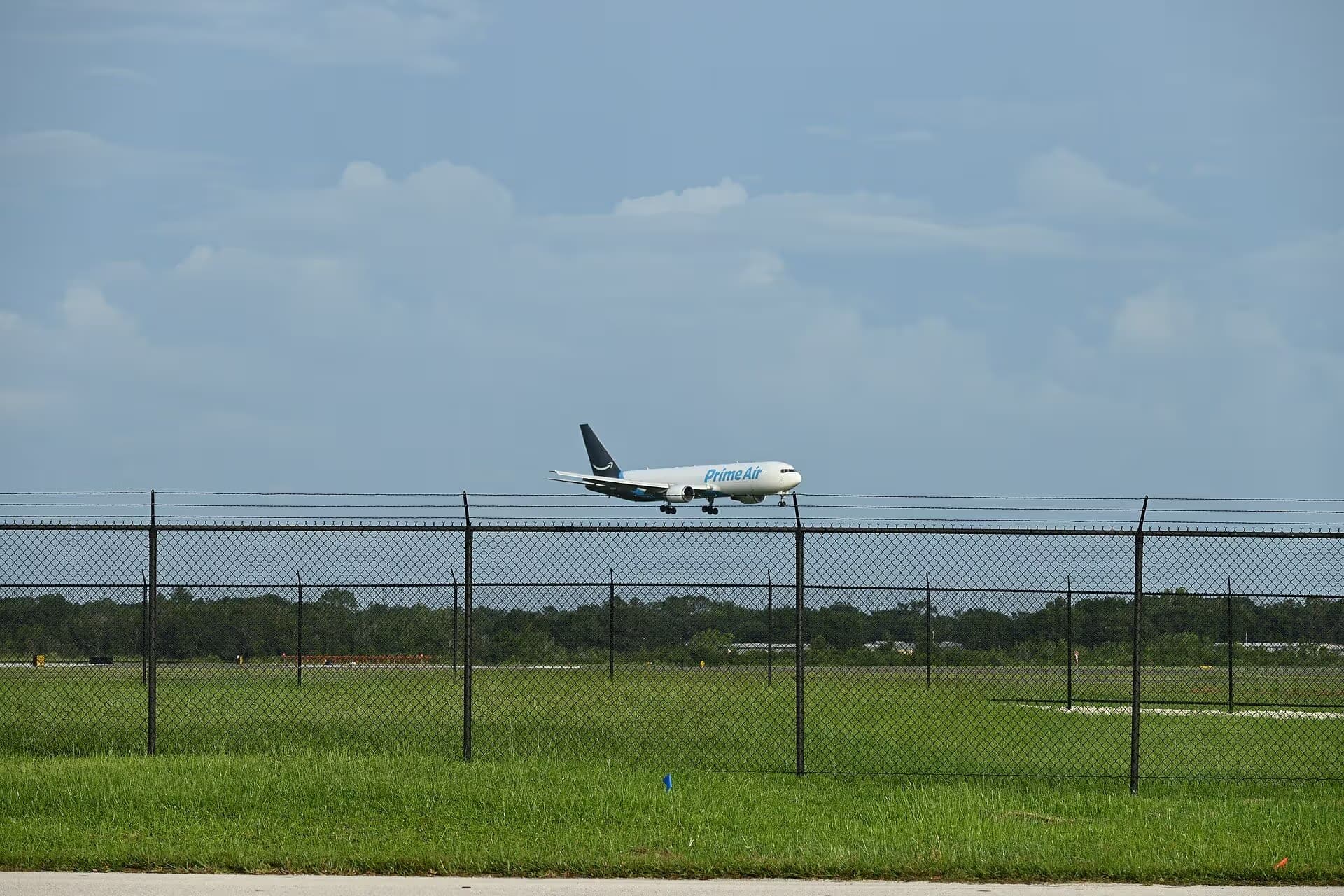 N1321A — Twin-engine aircraft at Lakeland Linder International Airport