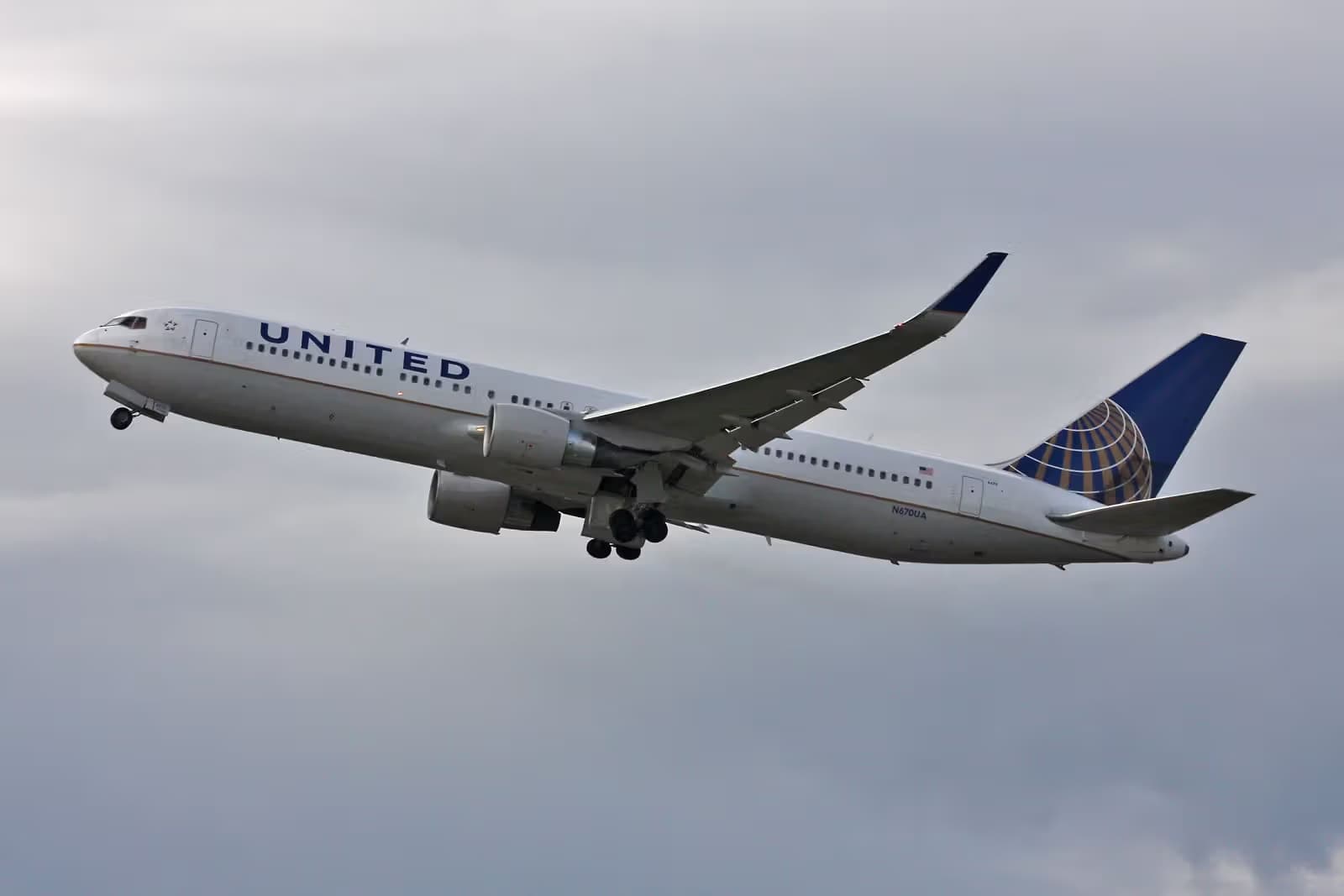 N670UA — Boeing