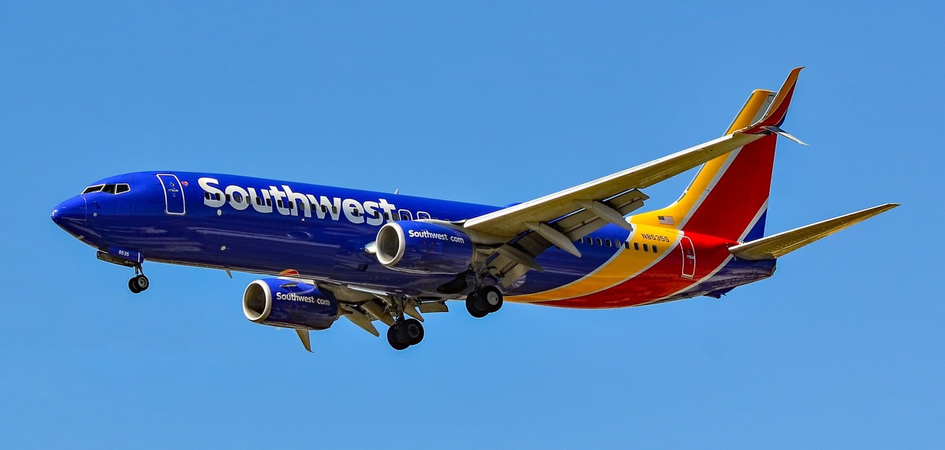 N8535S — Twin-engine aircraft