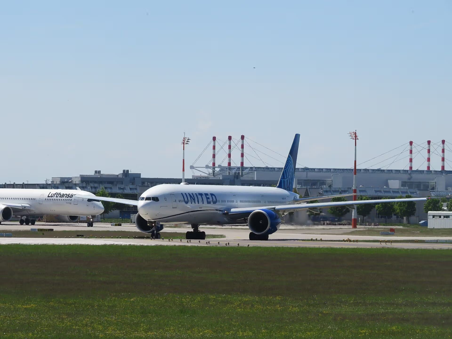 N2250U — Twin-engine aircraft