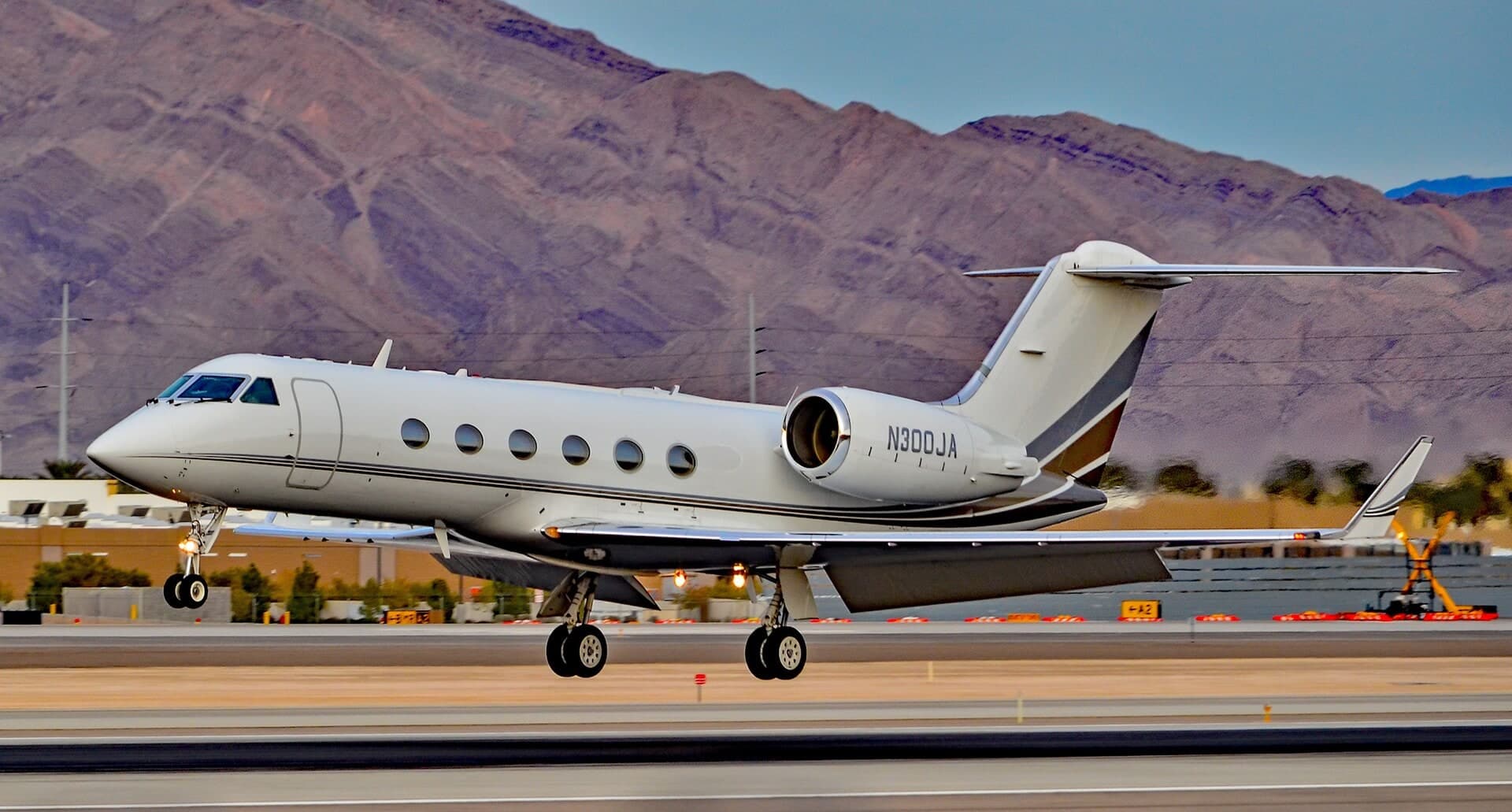 N300JA — Business jet