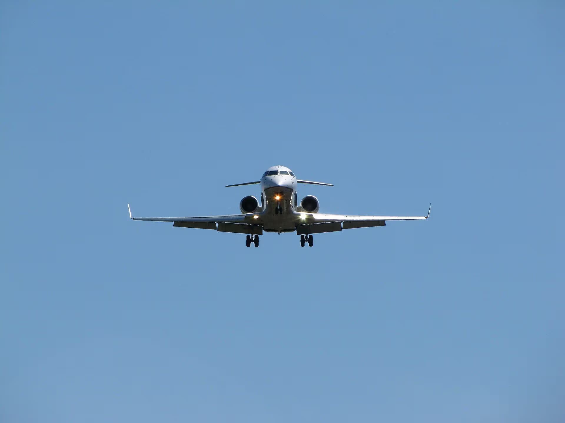 N154GJ — Twin-engine aircraft