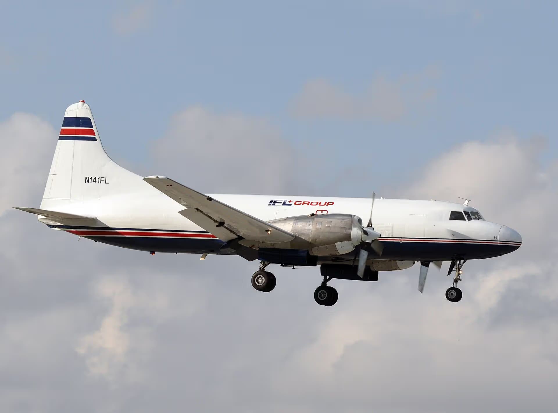N141FL — Twin-engine aircraft