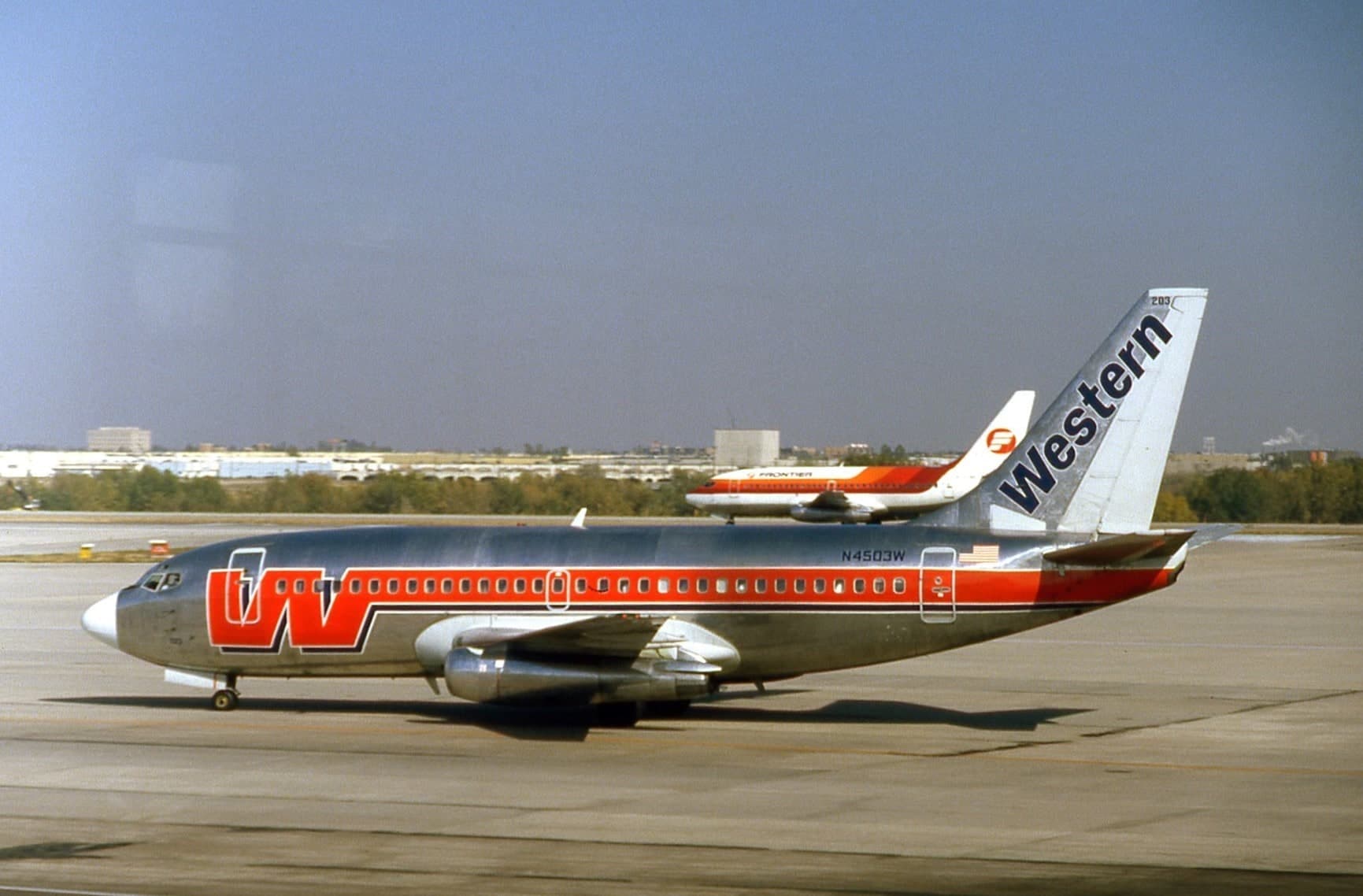 N4503W — Twin-engine aircraft