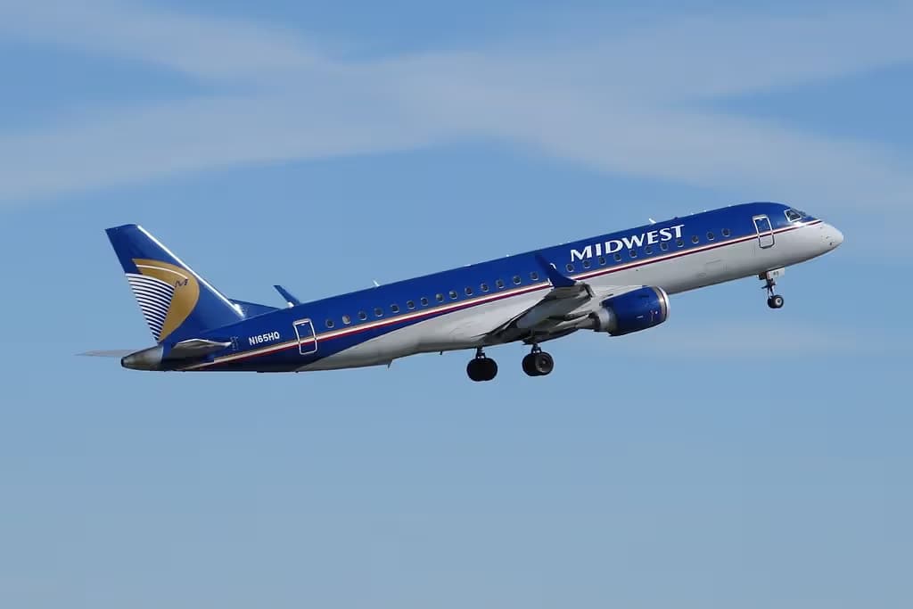 N165HQ — Twin-engine aircraft