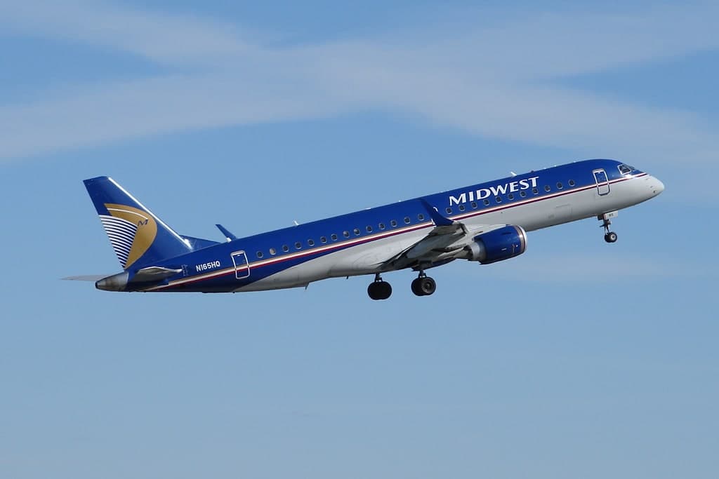 N165HQ — Twin-engine aircraft