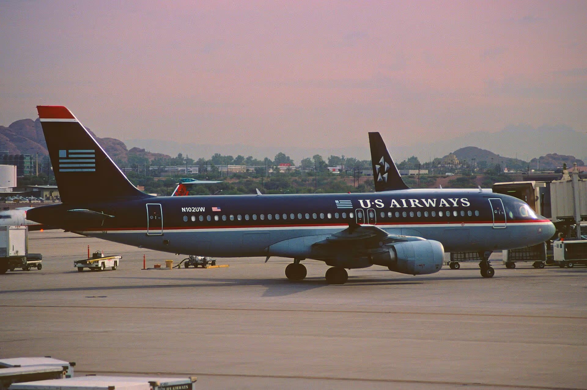 N102UW — Airbus