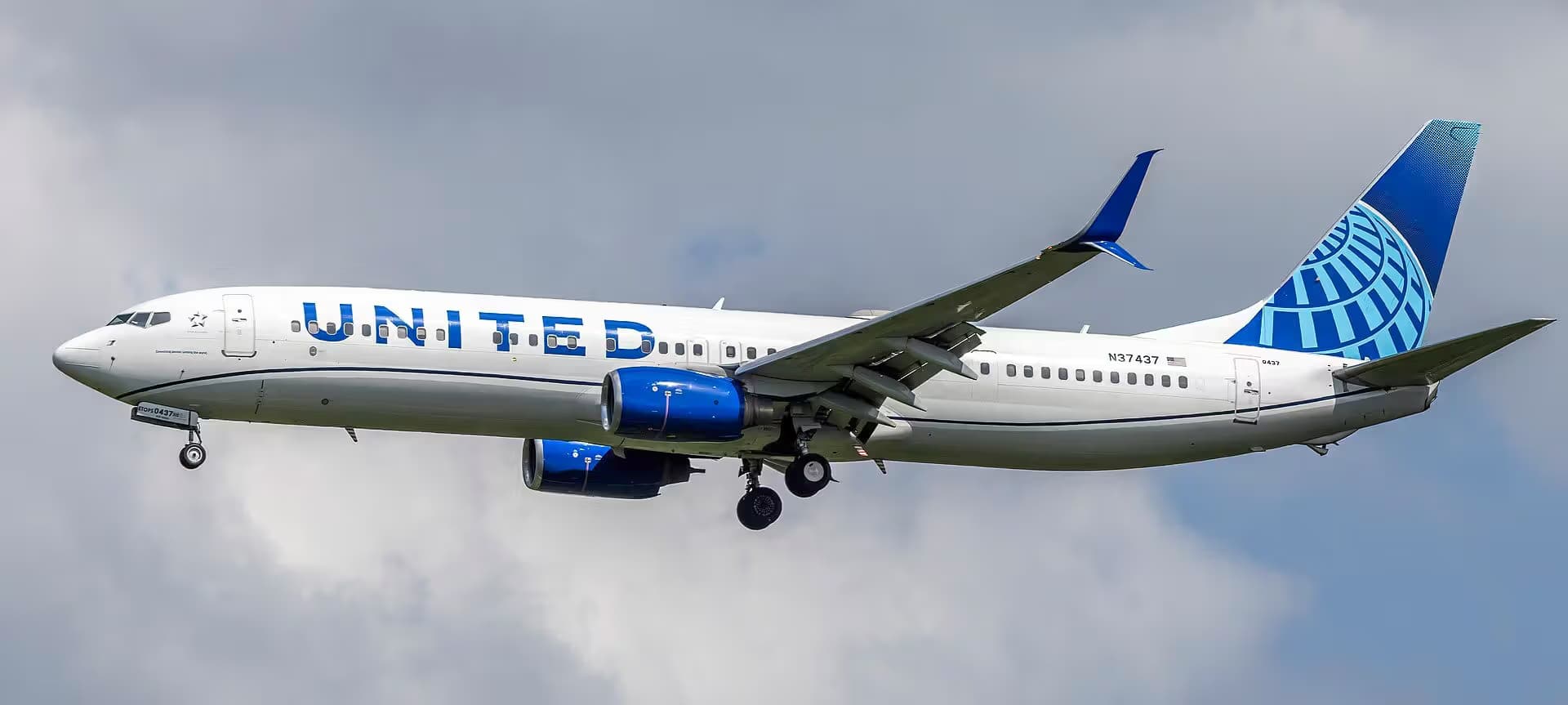 N37437 — Boeing