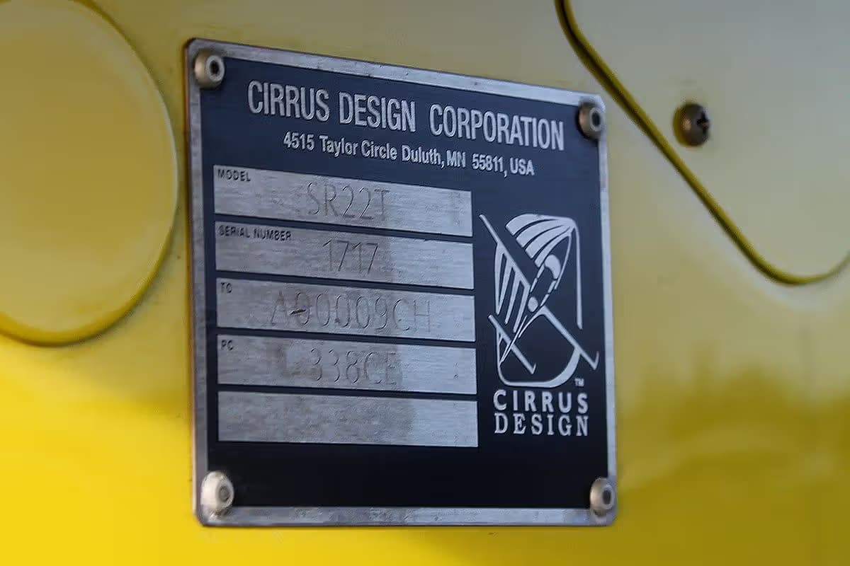 N717HS — Cirrus